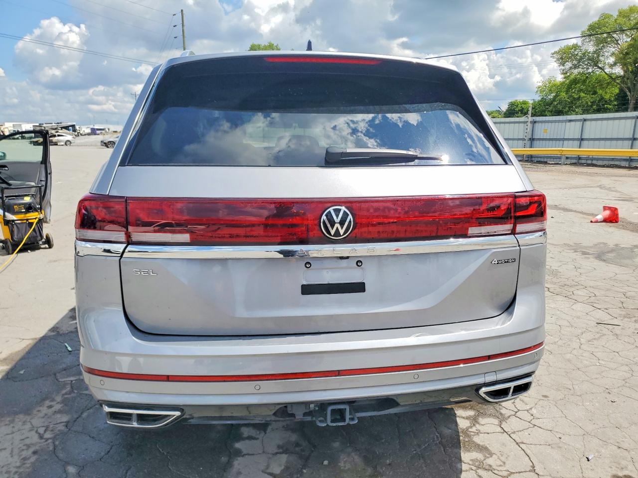 2026 Volkswagen Atlas Sel Premium R-line Серебряный vin: 1V2FN2CA8TC538670