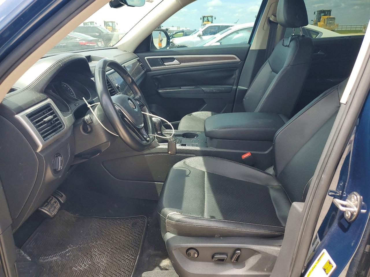 2018 Volkswagen Atlas Se Blue vin: 1V2FR2CA0JC575424