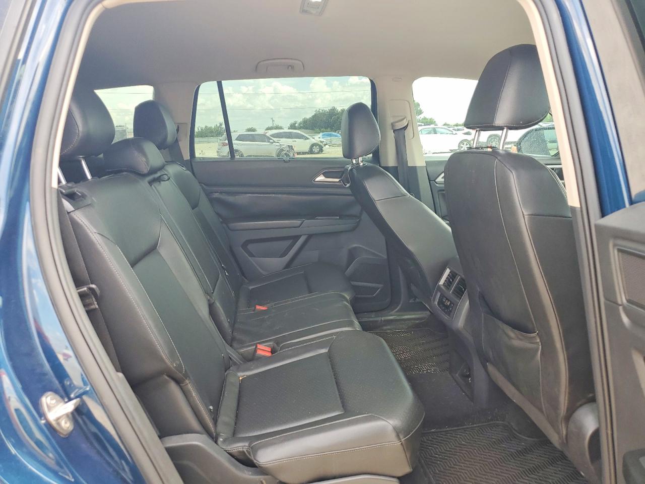 2018 Volkswagen Atlas Se Blue vin: 1V2FR2CA0JC575424