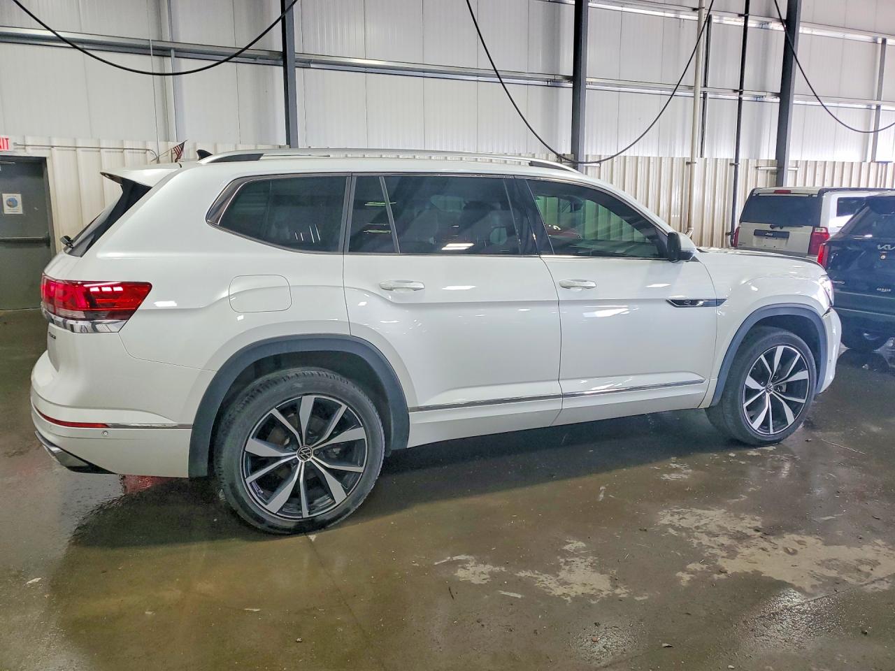 2024 Volkswagen Atlas Sel Premium R-line White vin: 1V2FR2CA2RC533090