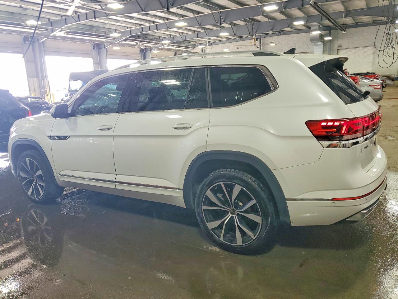 2024 Volkswagen Atlas Sel Premium R-line White vin: 1V2FR2CA2RC533090