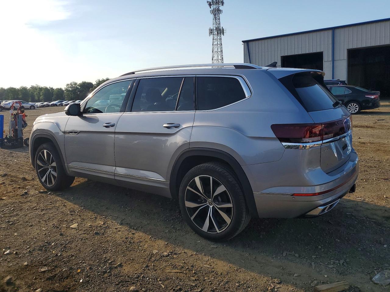 2024 Volkswagen Atlas Sel Premium R-line Silver vin: 1V2FR2CA2RC569510