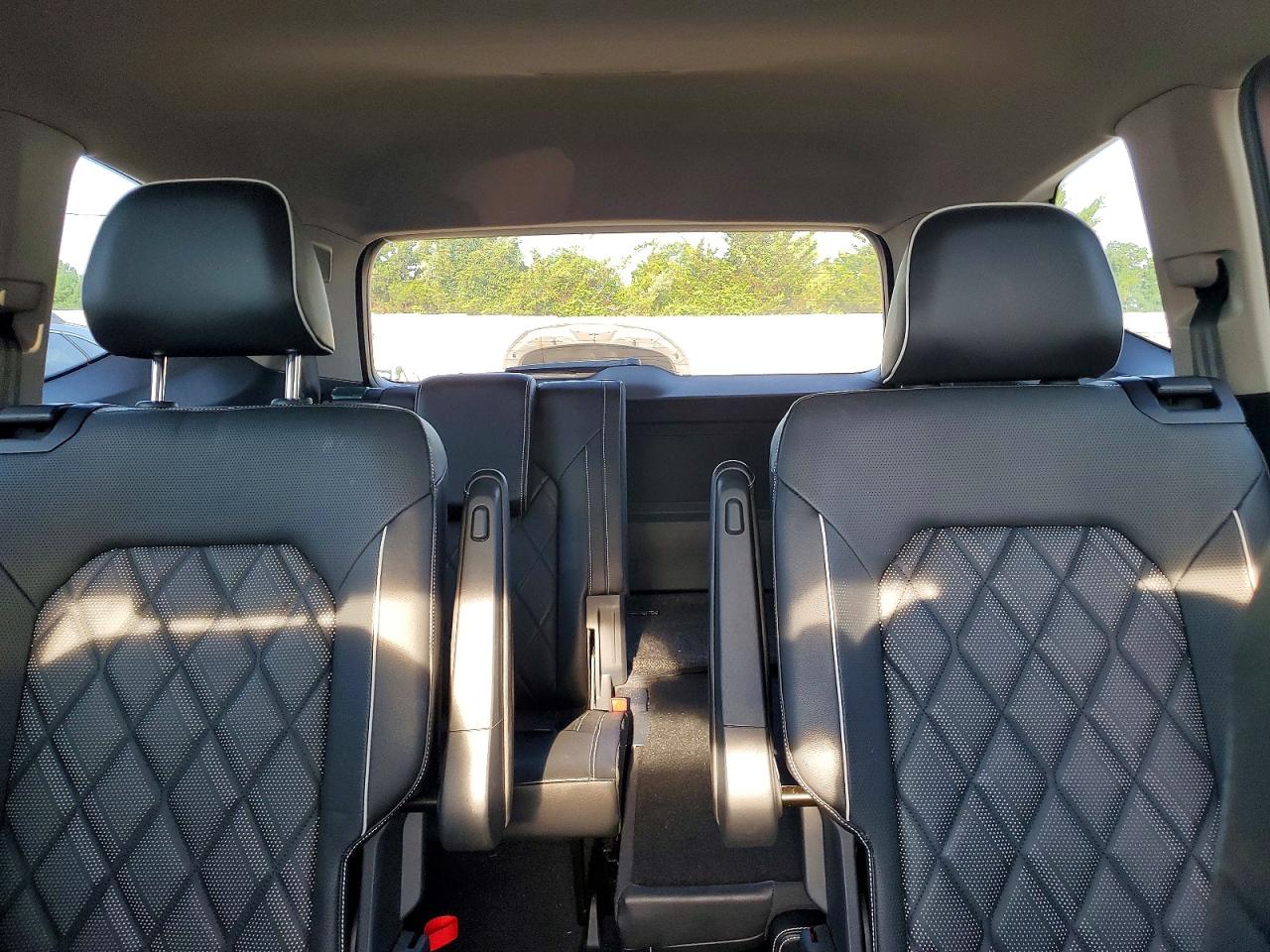 2024 Volkswagen Atlas Sel Premium R-line Silver vin: 1V2FR2CA2RC569510
