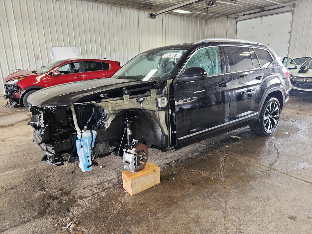 2024 Volkswagen Atlas Sel Premium R-line Black vin: 1V2FR2CA3RC564123 Damage: Left Head Lamp, Missing, Replacement Required