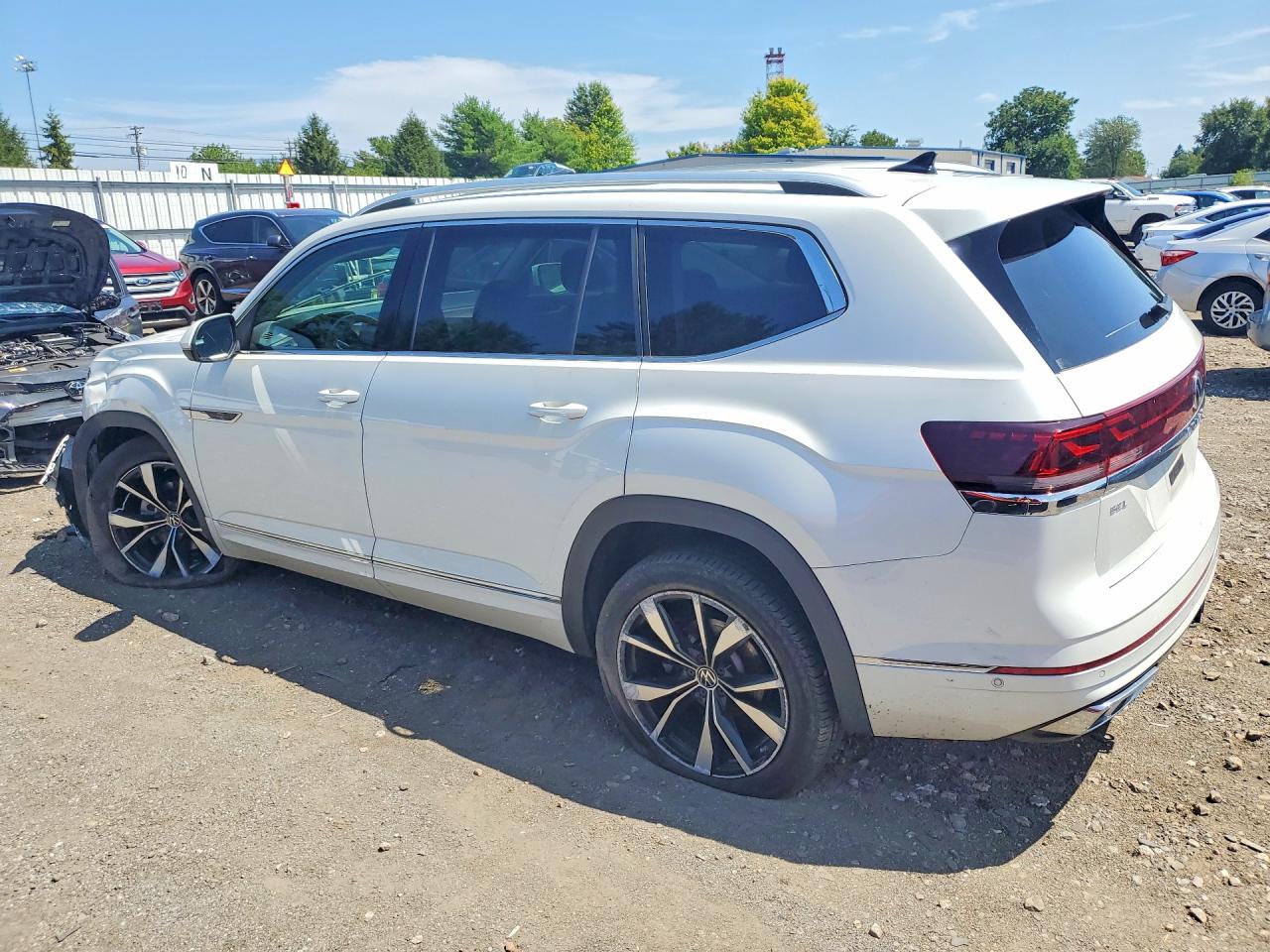 2024 Volkswagen Atlas Sel Premium R-line White vin: 1V2FR2CA9RC597031