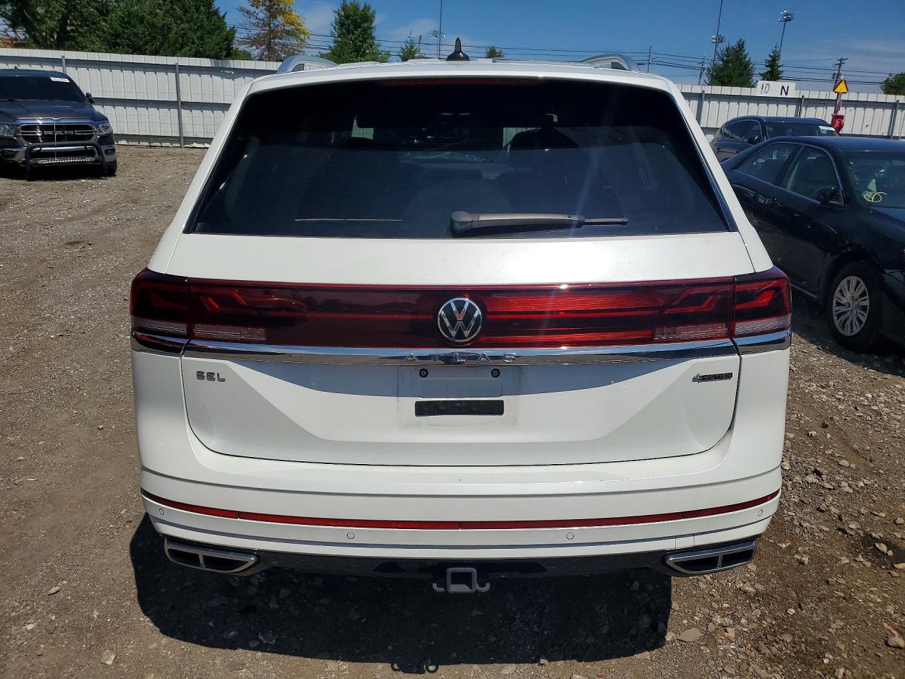 2024 Volkswagen Atlas Sel Premium R-line White vin: 1V2FR2CA9RC597031