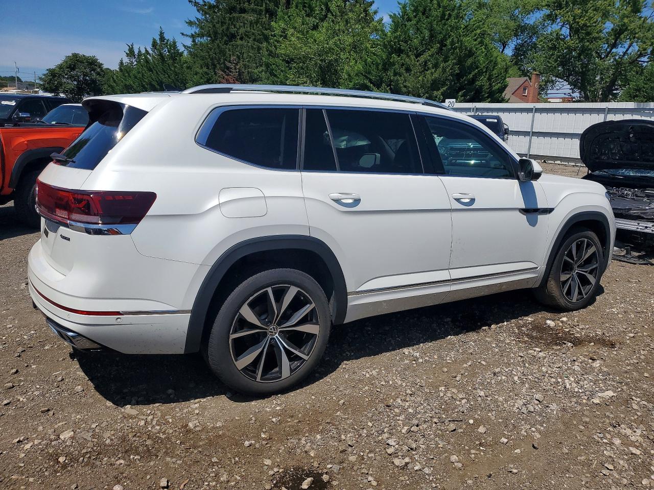 2024 Volkswagen Atlas Sel Premium R-line White vin: 1V2FR2CA9RC597031