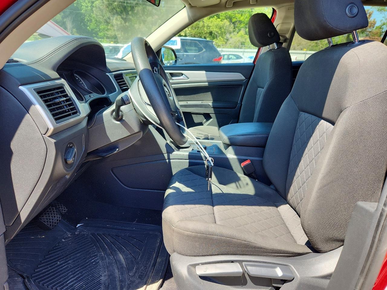 2018 Volkswagen Atlas S Red vin: 1V2GR2CA6JC543078