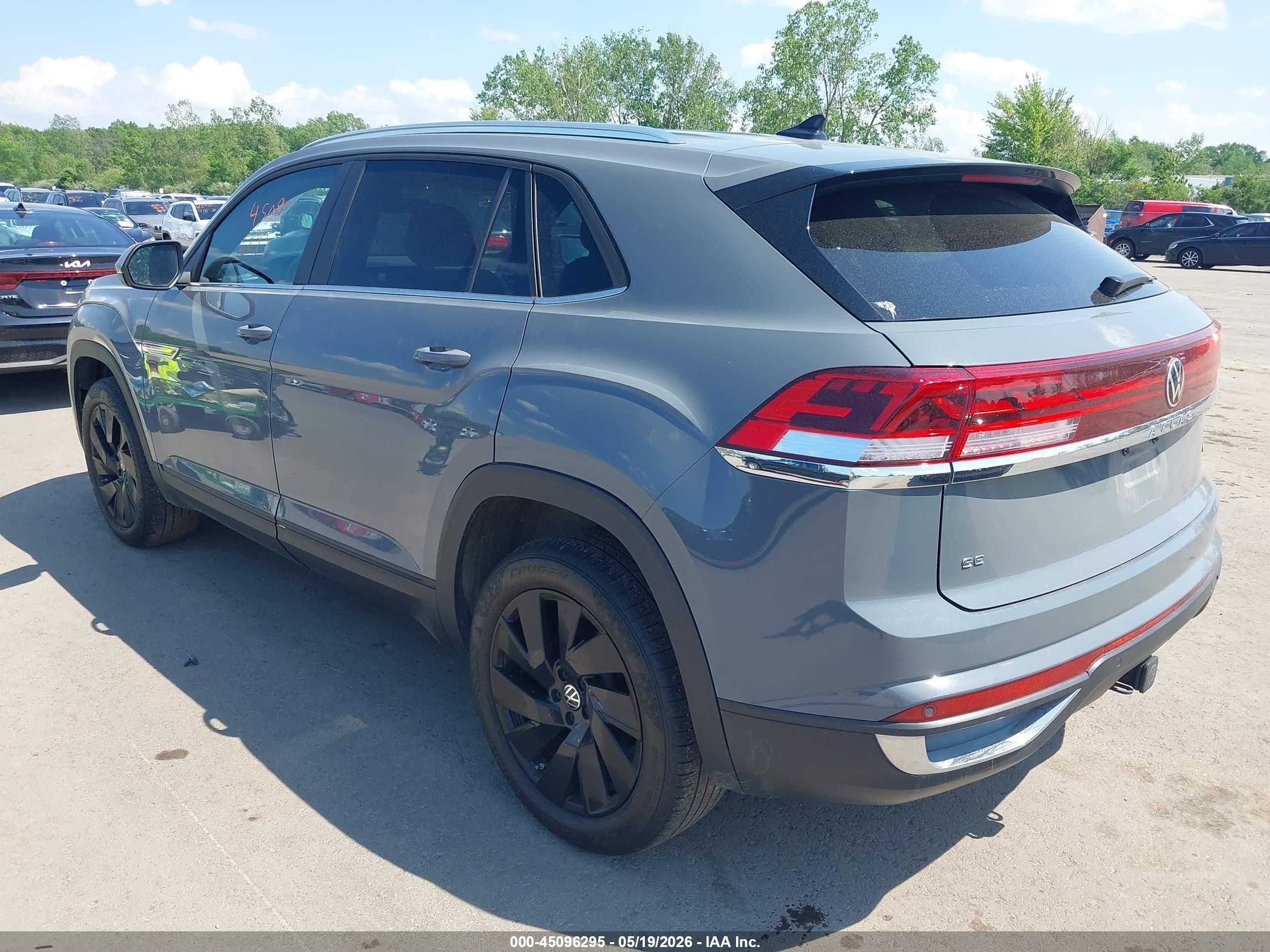 2025 Volkswagen Atlas Cross Sport 2.0t Se W/technology Gray vin: 1V2HE2CA7SC213984