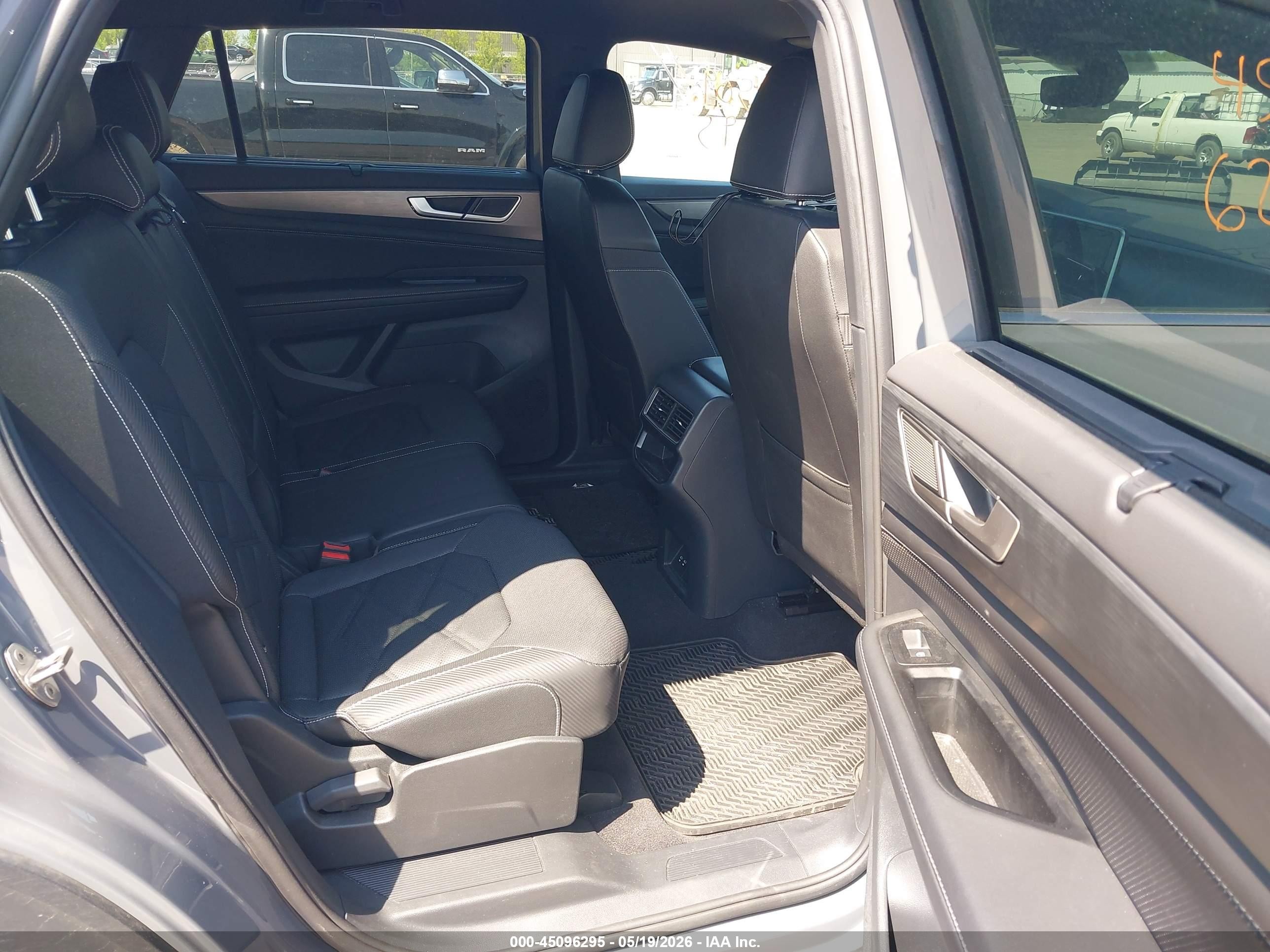 2025 Volkswagen Atlas Cross Sport 2.0t Se W/technology Gray vin: 1V2HE2CA7SC213984