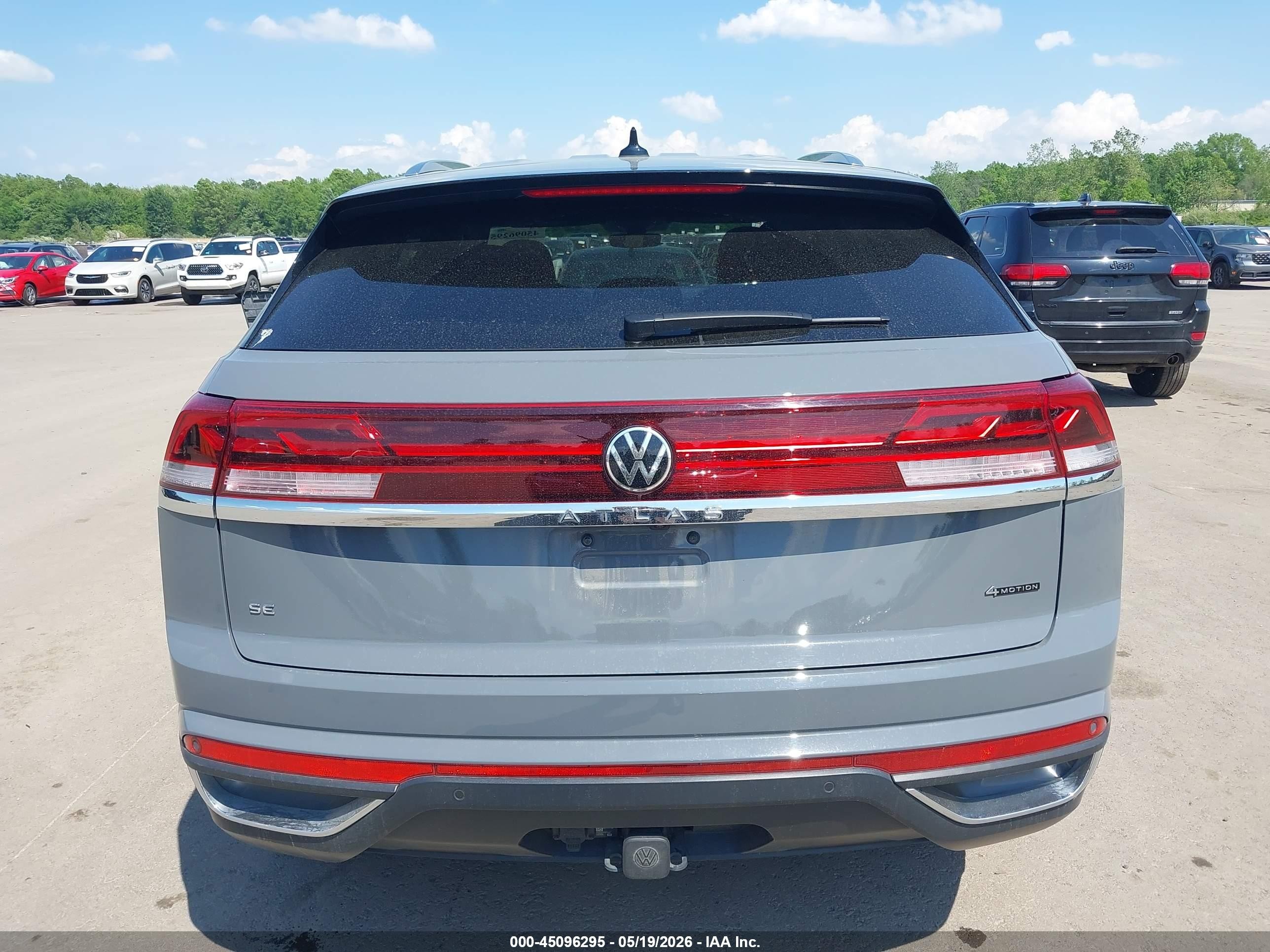 2025 Volkswagen Atlas Cross Sport 2.0t Se W/technology Gray vin: 1V2HE2CA7SC213984