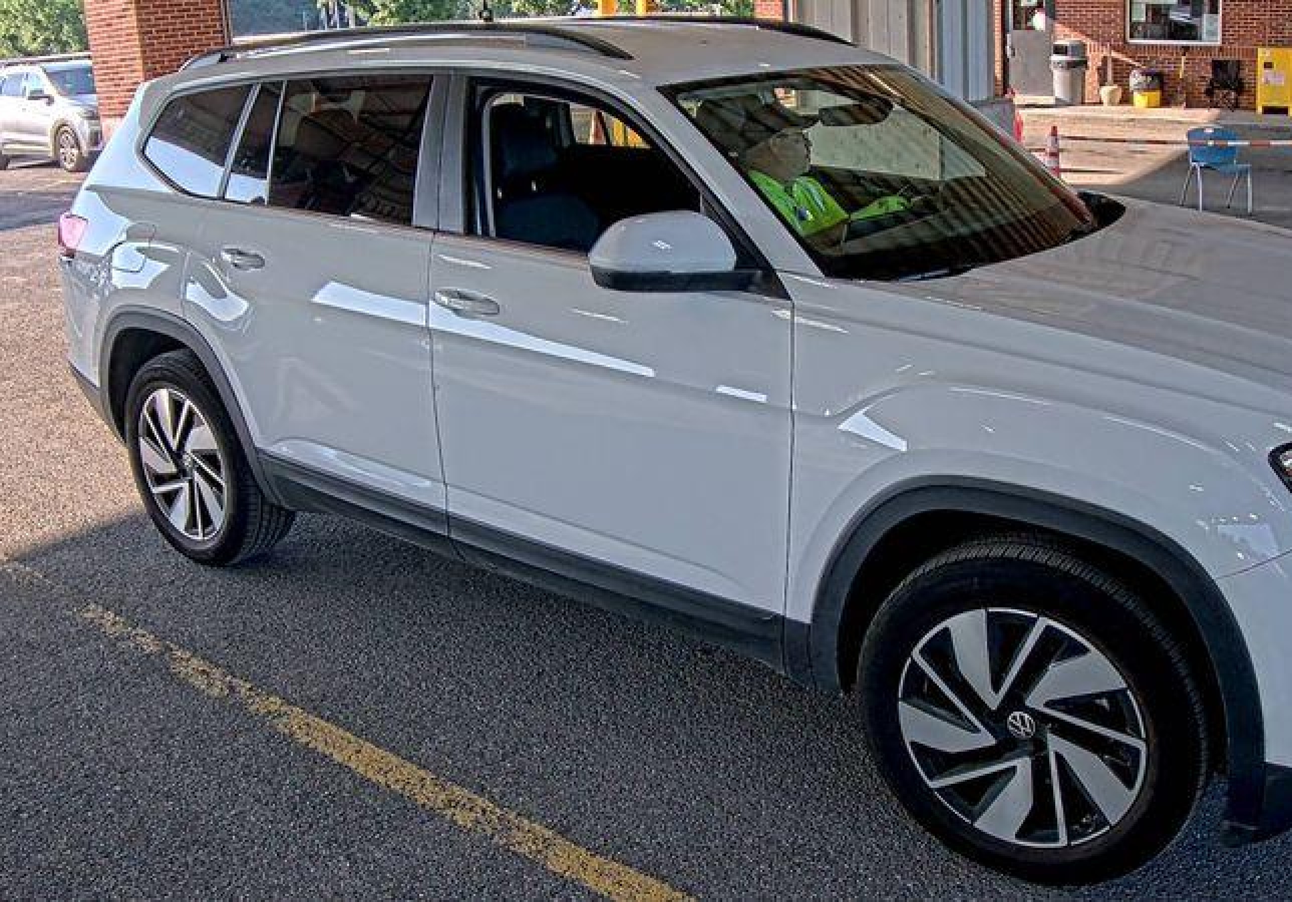 2024 Volkswagen Atlas 2.0t Se W/technology vin: 1V2HR2CA1RC576389