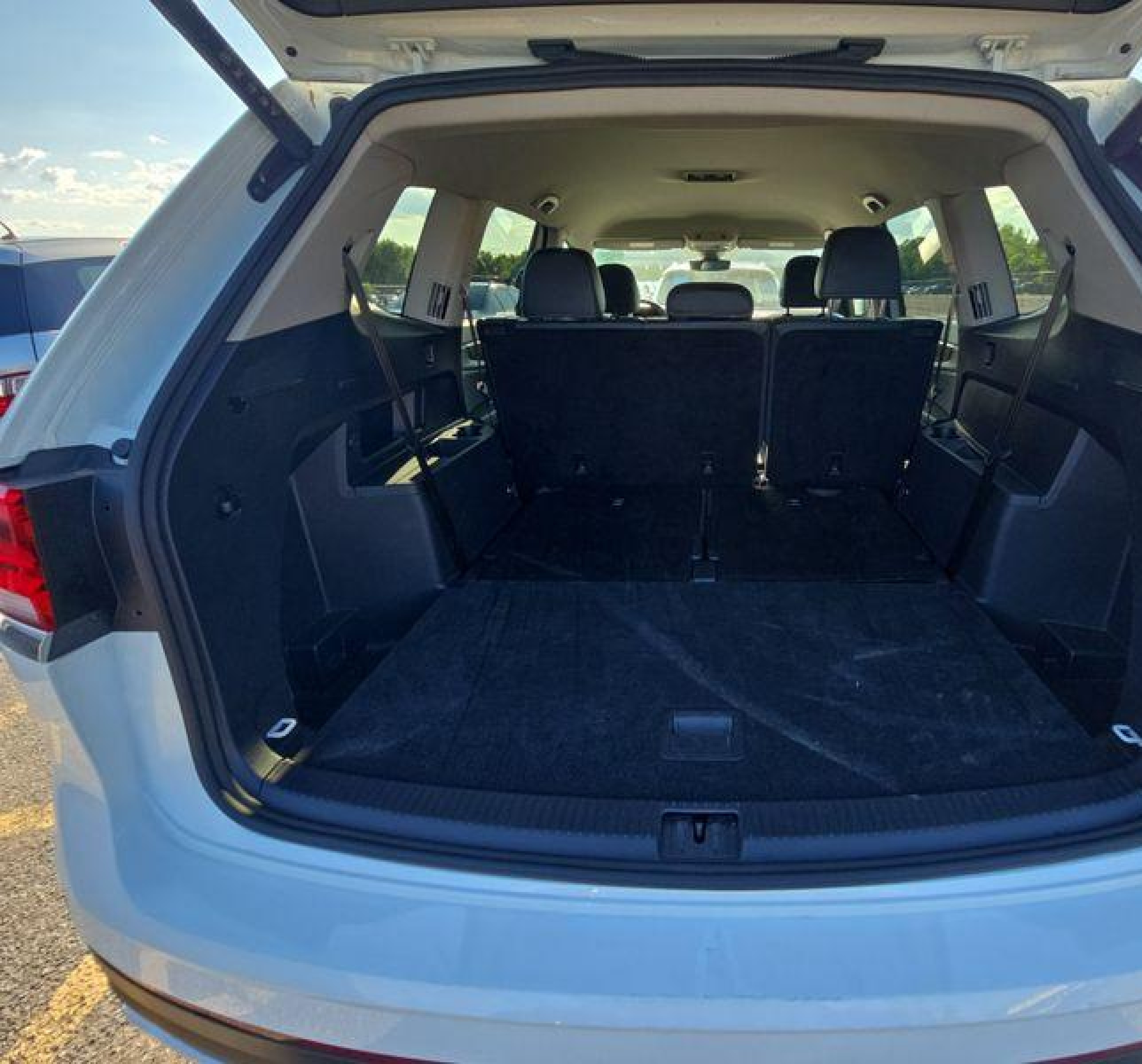 2024 Volkswagen Atlas 2.0t Se W/technology vin: 1V2HR2CA1RC576389