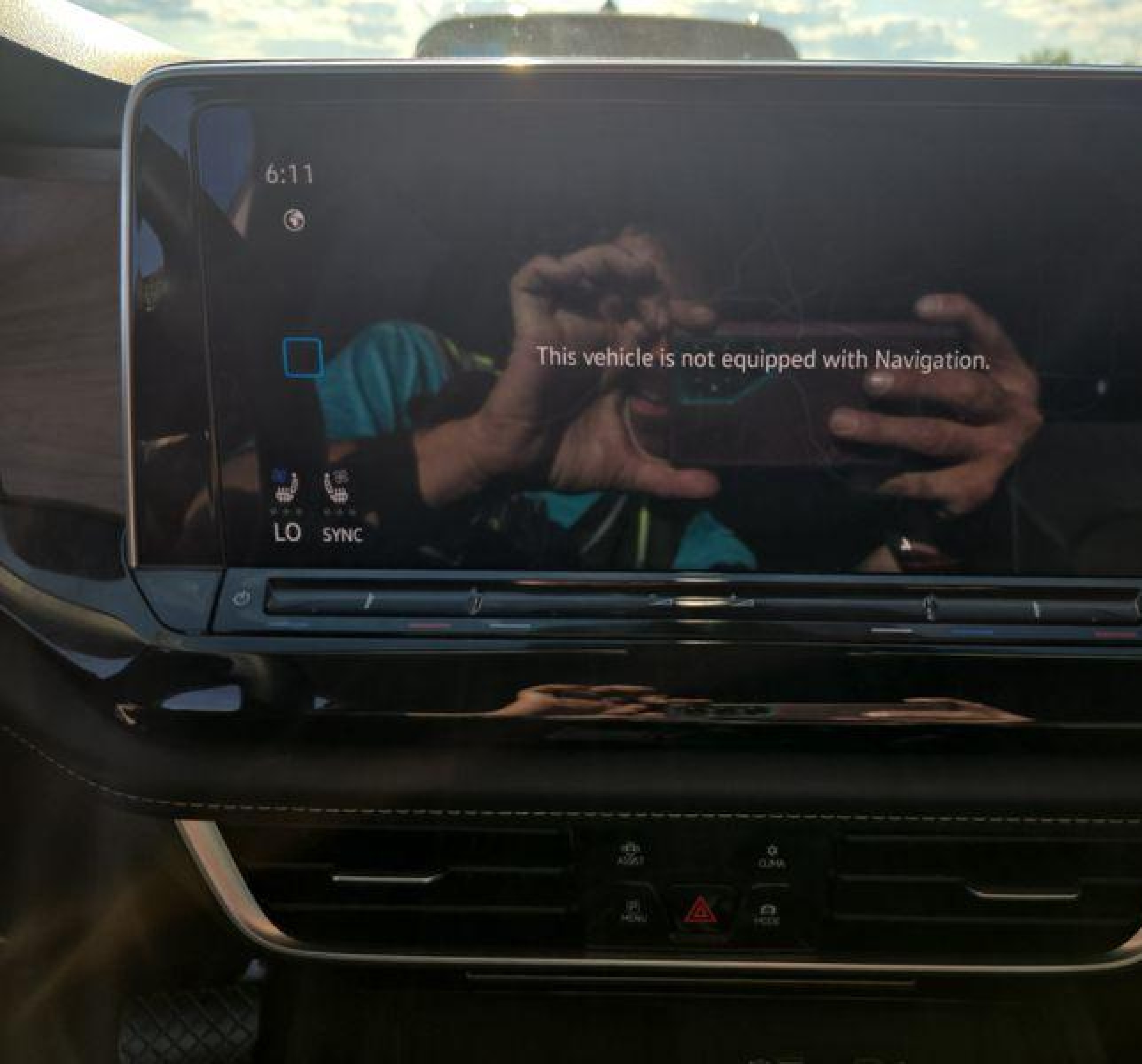 2024 Volkswagen Atlas 2.0t Se W/technology vin: 1V2HR2CA1RC576389