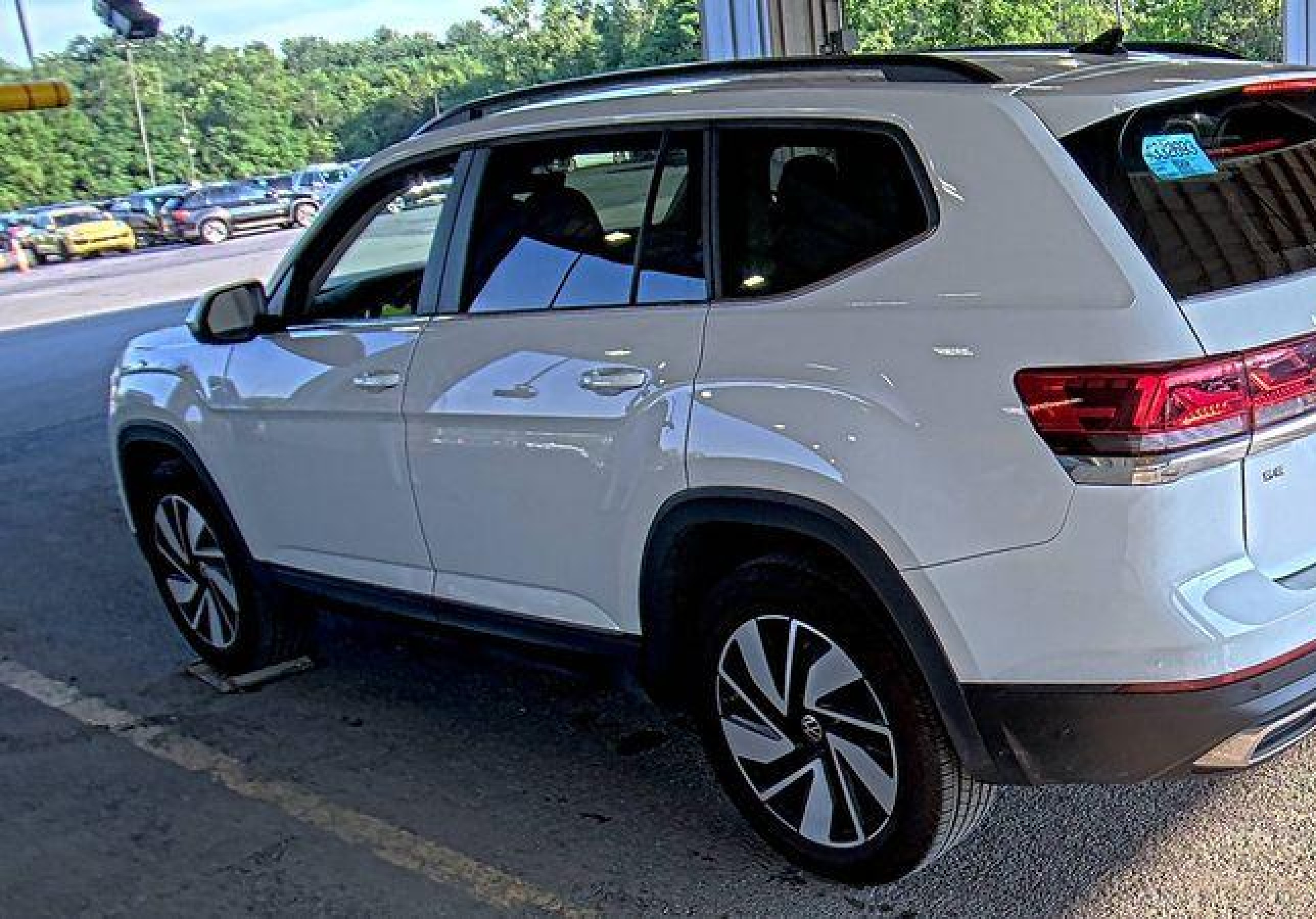 2024 Volkswagen Atlas 2.0t Se W/technology vin: 1V2HR2CA1RC576389