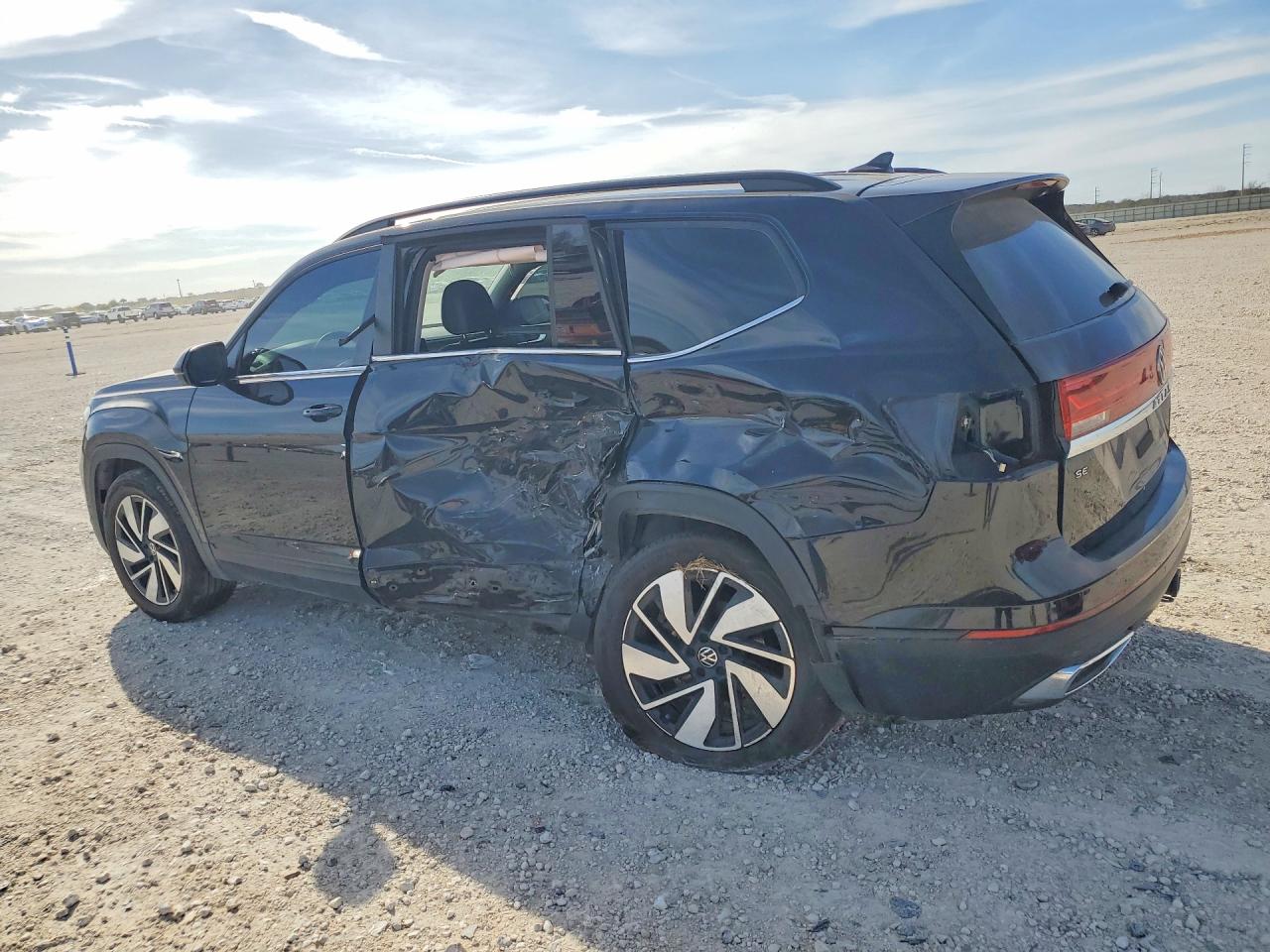 2024 Volkswagen Atlas Se Black vin: 1V2HR2CA4RC574491