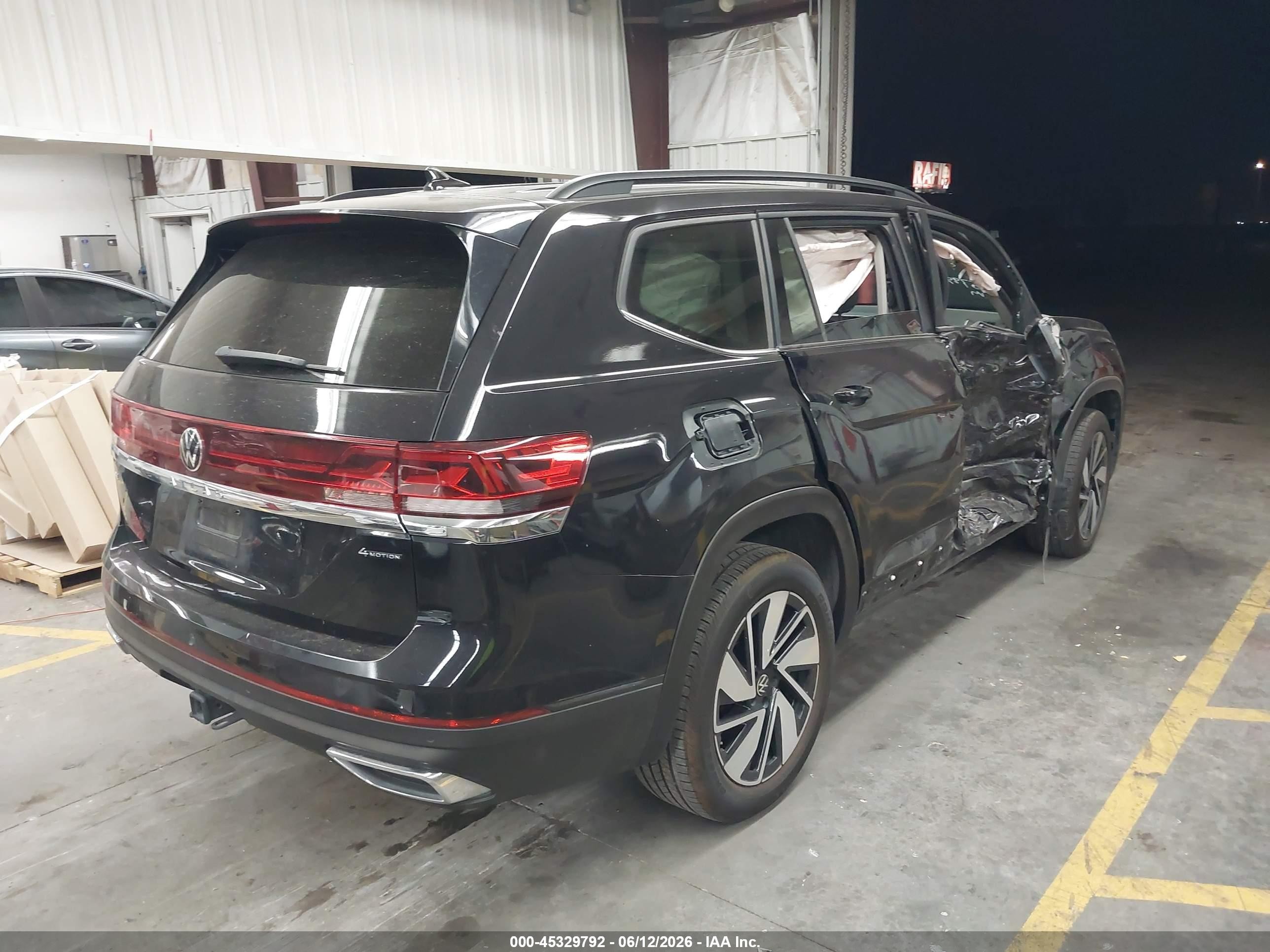 2024 Volkswagen Atlas 2.0t Se W/technology Black vin: 1V2HR2CA4RC575799