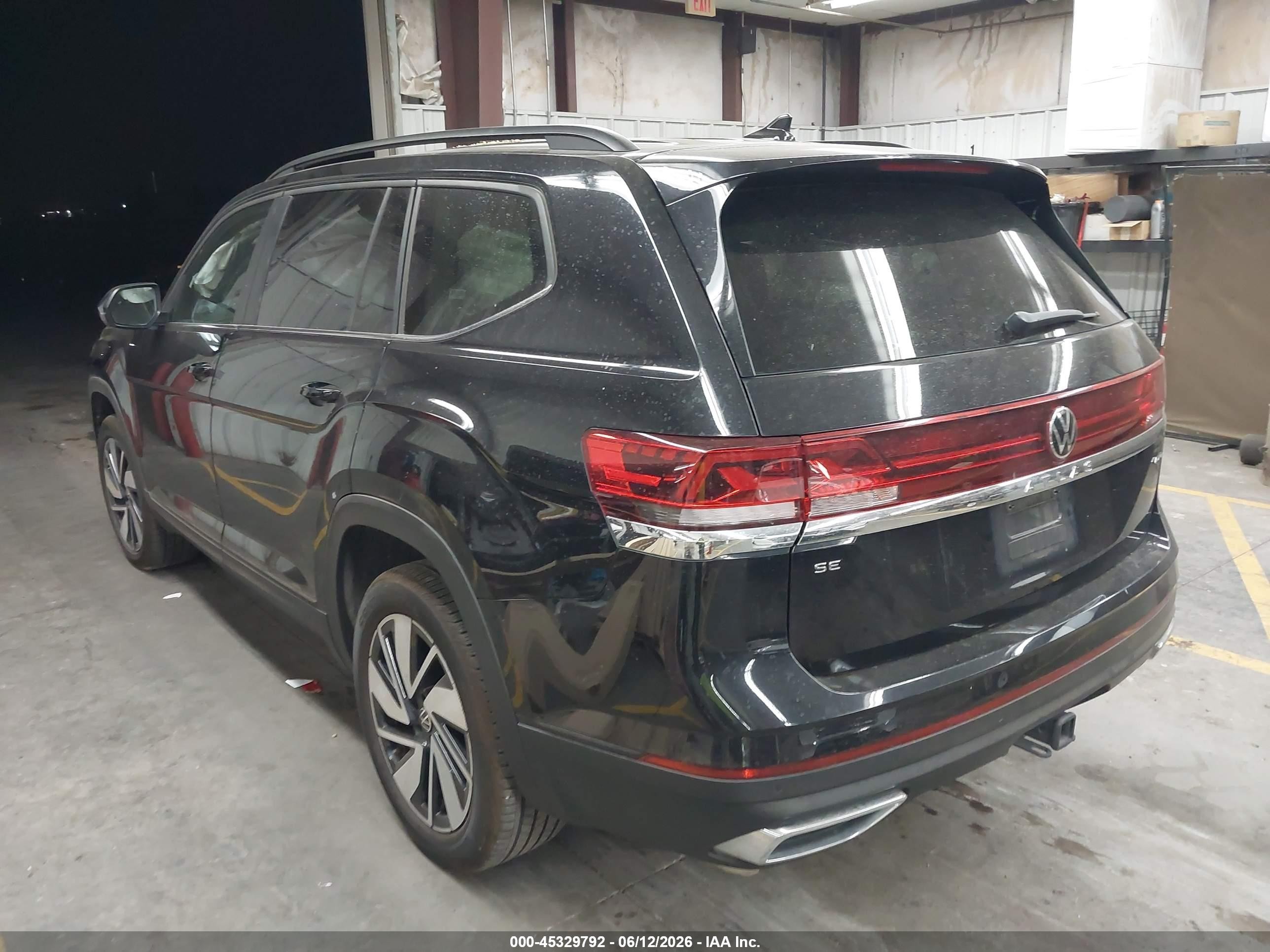 2024 Volkswagen Atlas 2.0t Se W/technology Black vin: 1V2HR2CA4RC575799