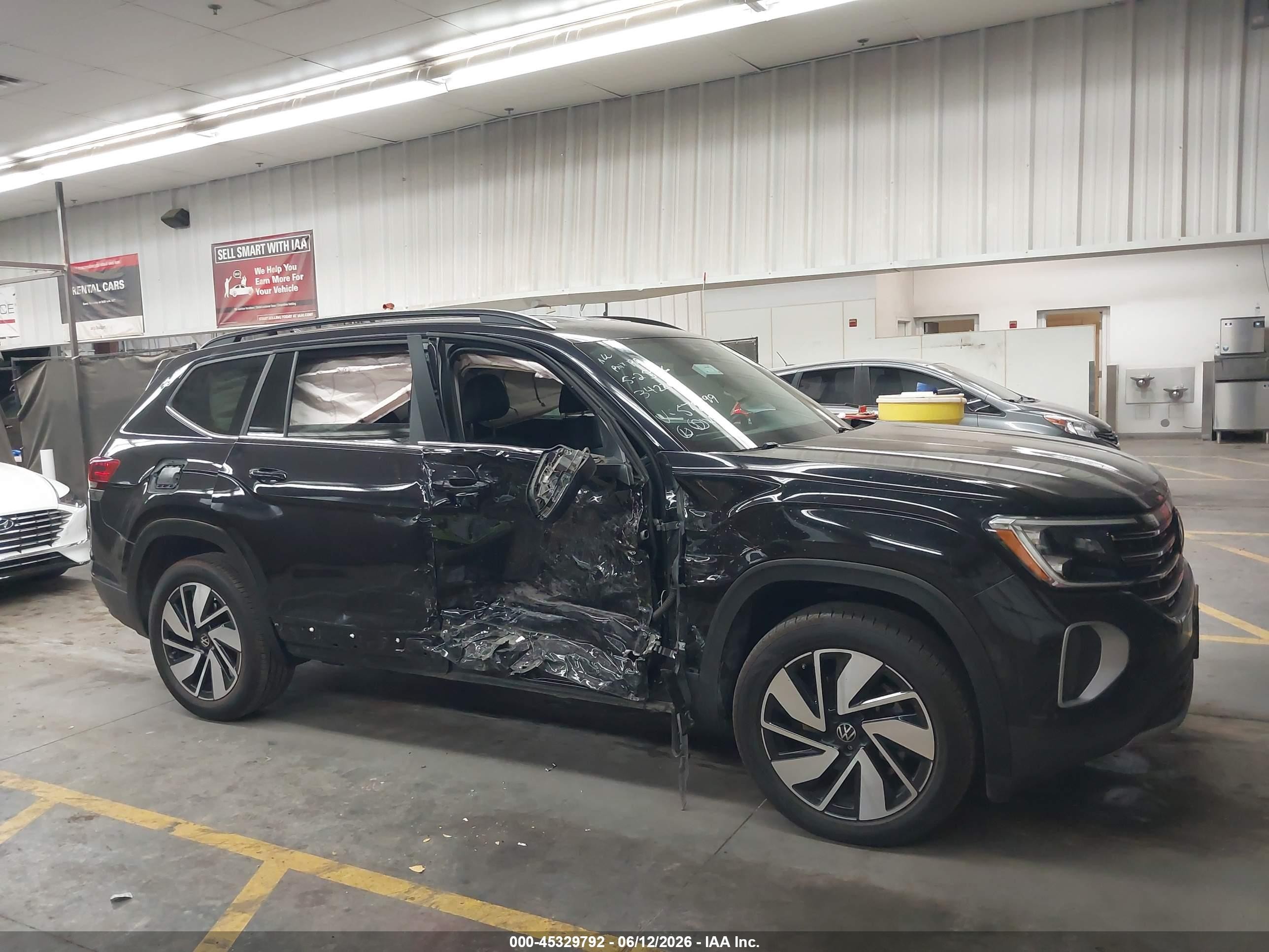 2024 Volkswagen Atlas 2.0t Se W/technology Black vin: 1V2HR2CA4RC575799