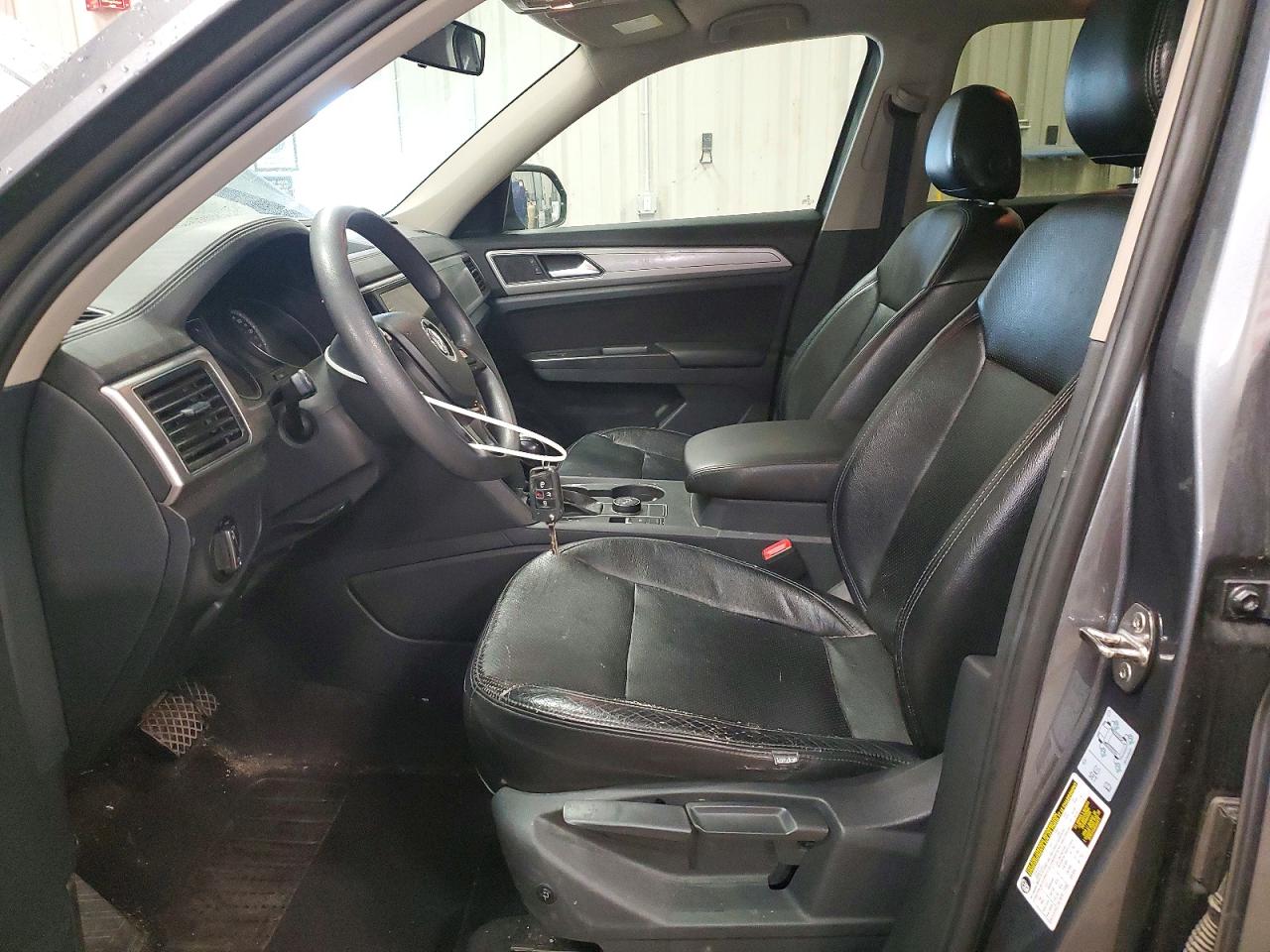 2018 Volkswagen Atlas Gray vin: 1V2HR2CAXJC514039
