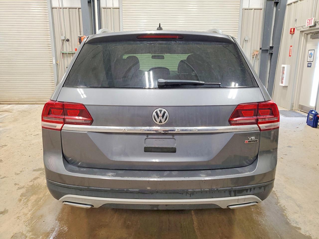 2018 Volkswagen Atlas Gray vin: 1V2HR2CAXJC514039