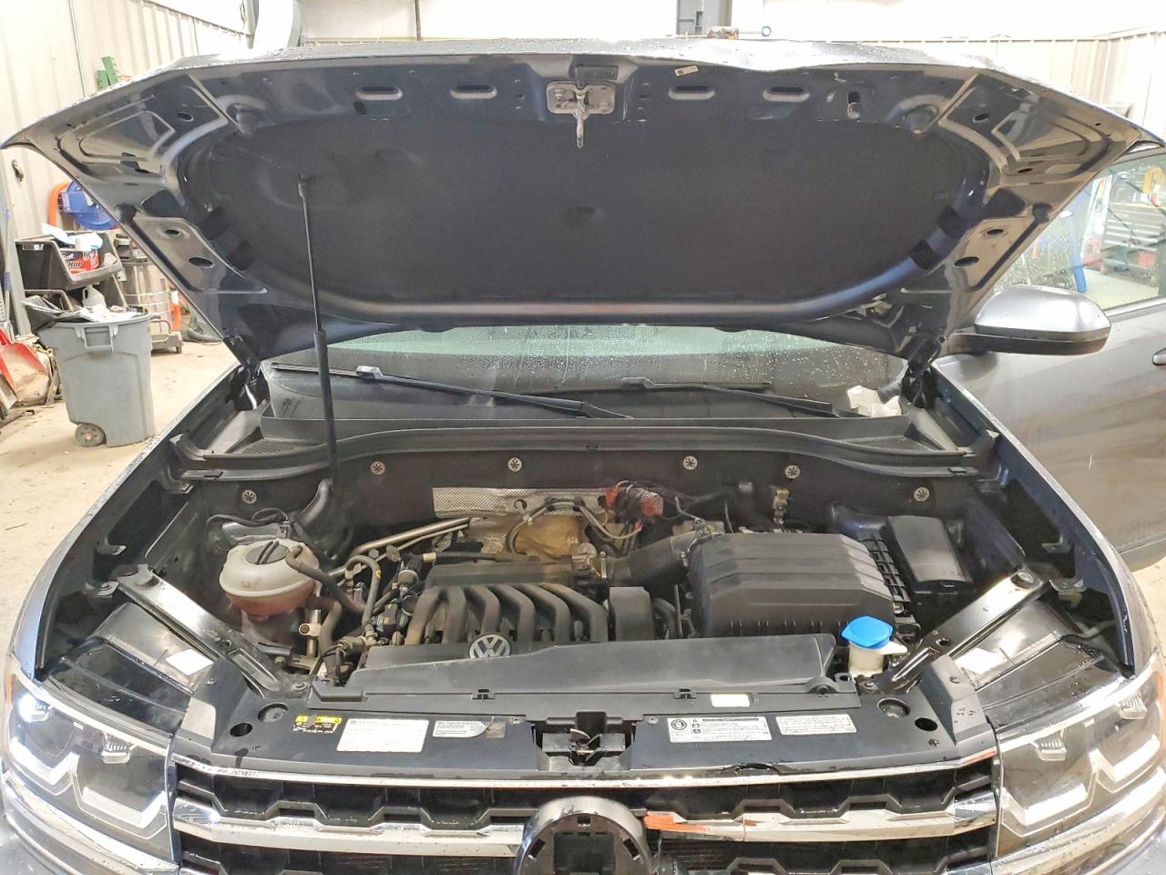 2018 Volkswagen Atlas Gray vin: 1V2HR2CAXJC514039