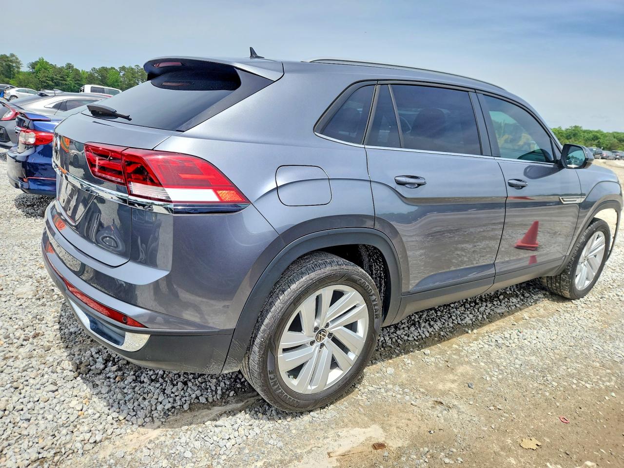2021 Volkswagen Atlas Cross Sport Se Silver vin: 1V2JE2CA2MC230440