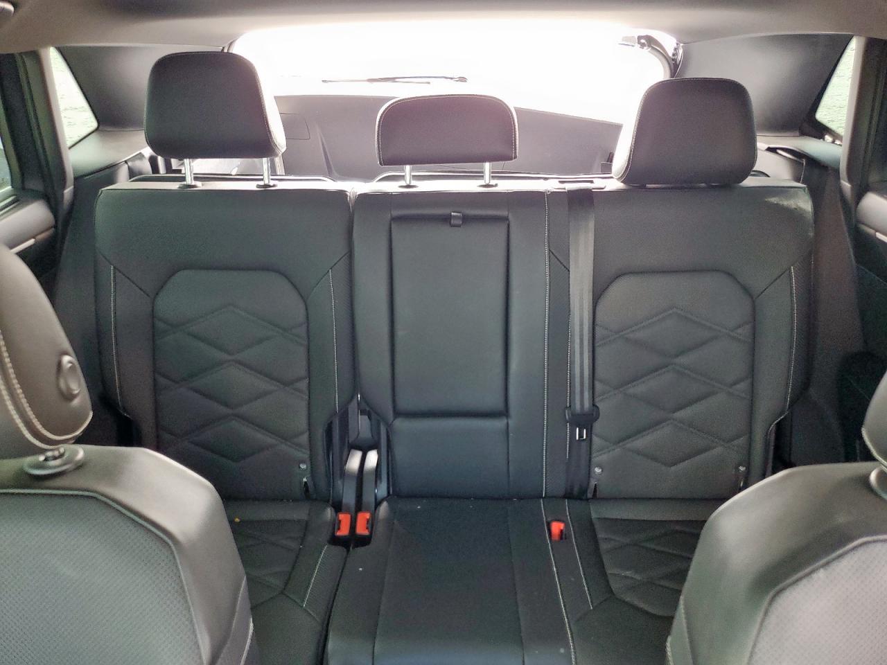 2025 Volkswagen Atlas Cross Sport Se Gray vin: 1V2JE2CA4SC204399