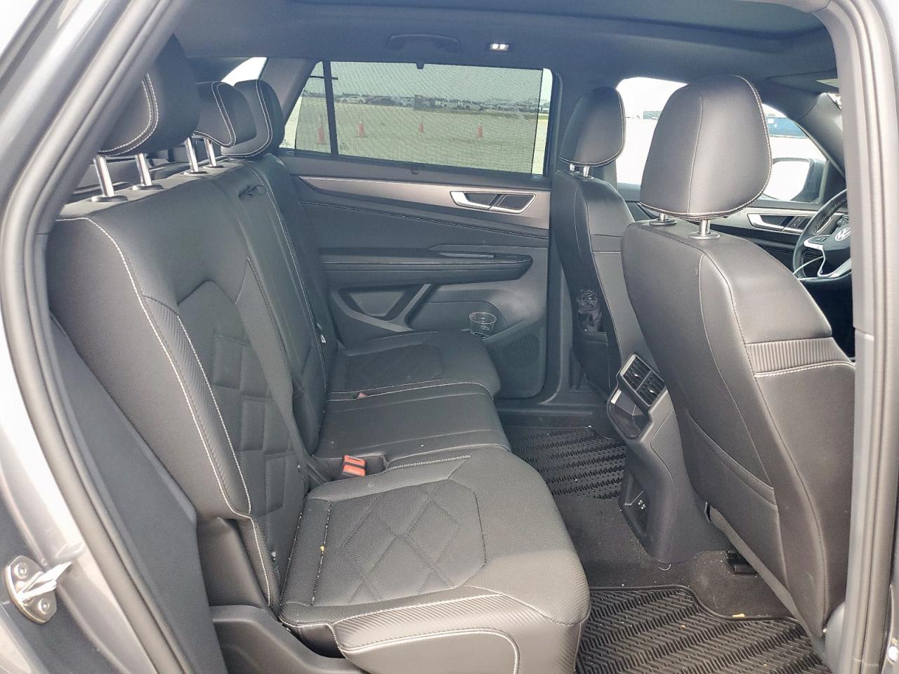 2025 Volkswagen Atlas Cross Sport Se Gray vin: 1V2JE2CA4SC204399