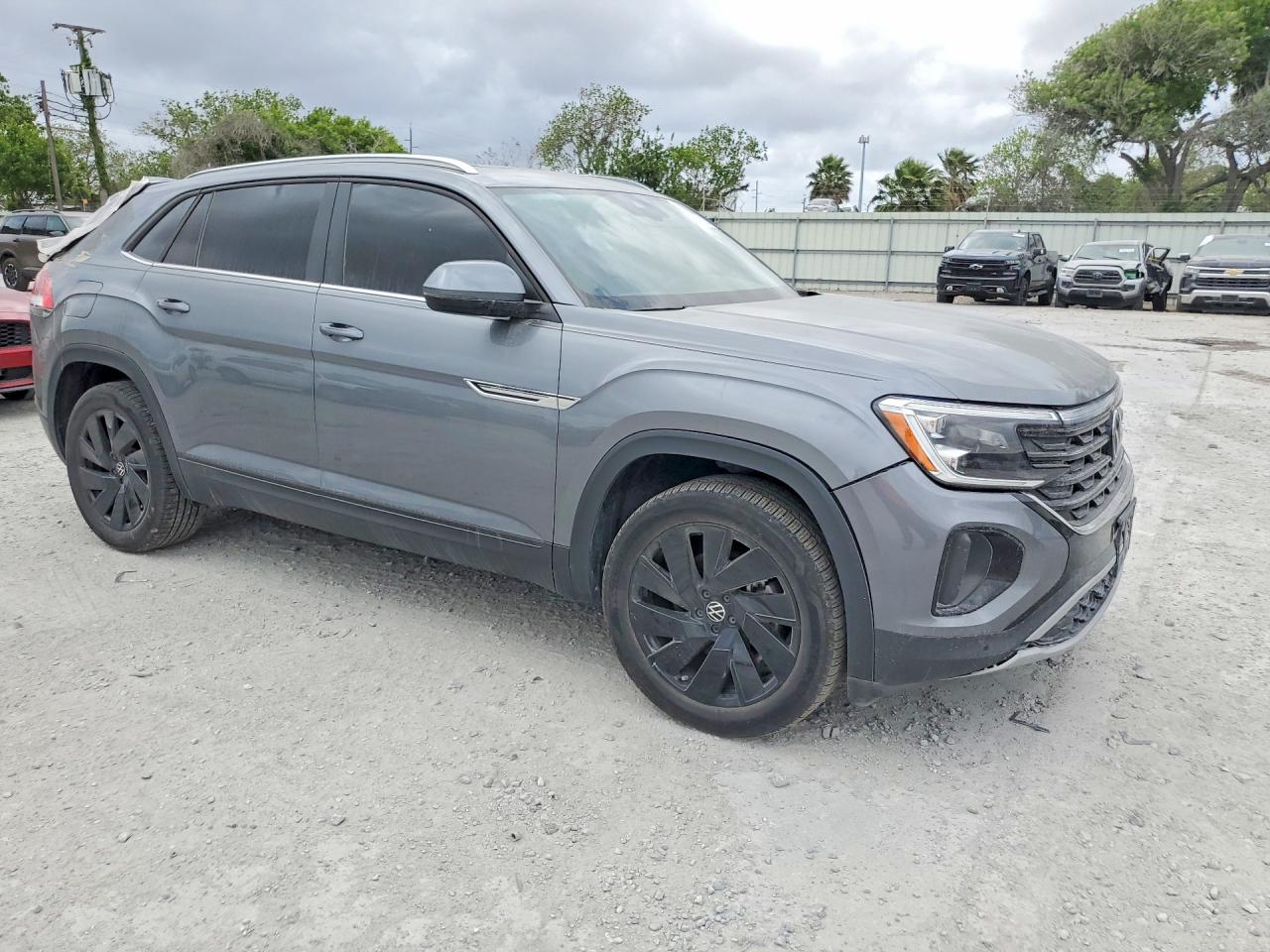 2024 Volkswagen Atlas Cross Sport Se Gray vin: 1V2JE2CA6RC218833