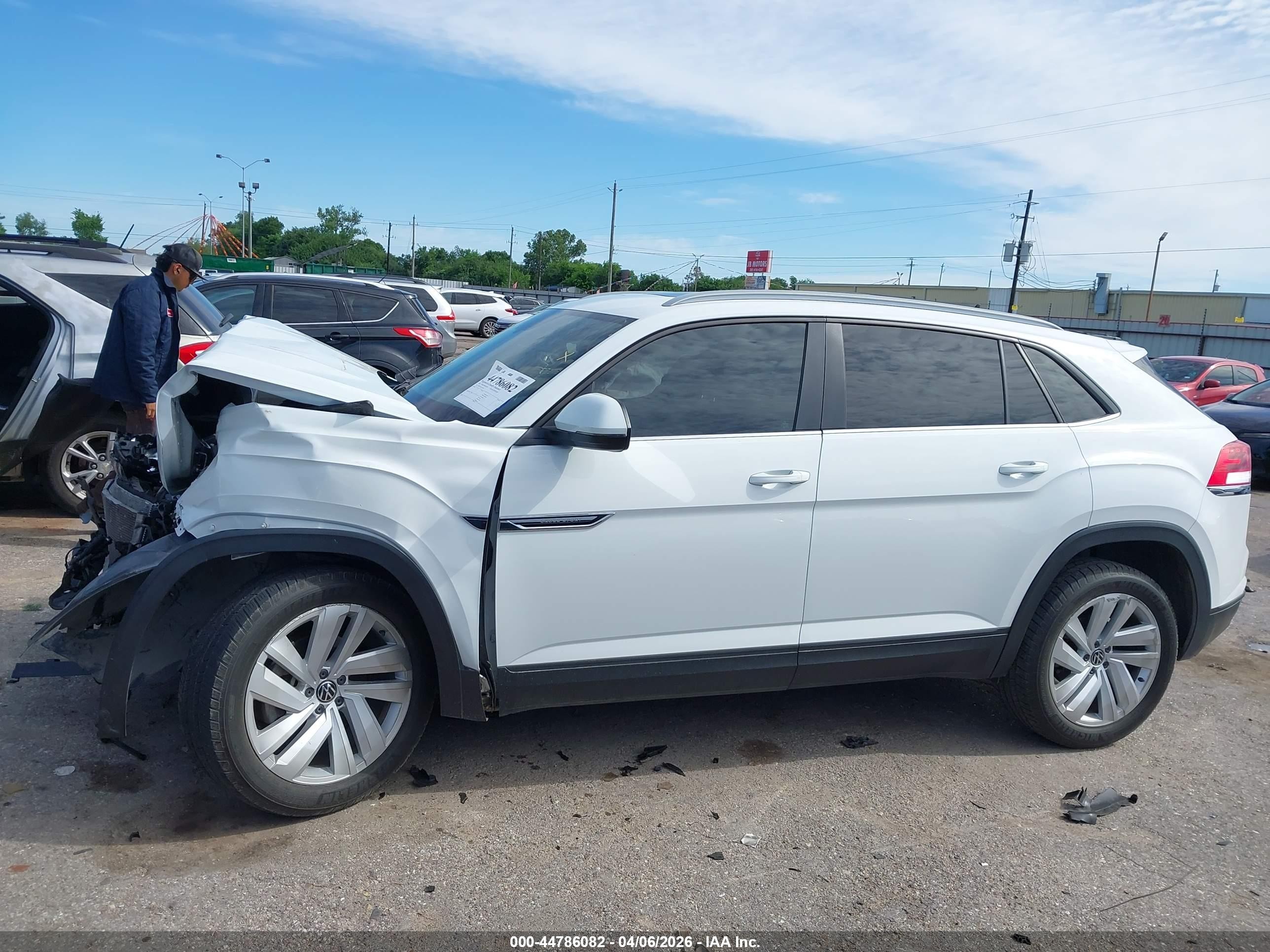 2022 Volkswagen Atlas Cross Sport 3.6l V6 Se W/technology Белый vin: 1V2JE2CA8NC221825