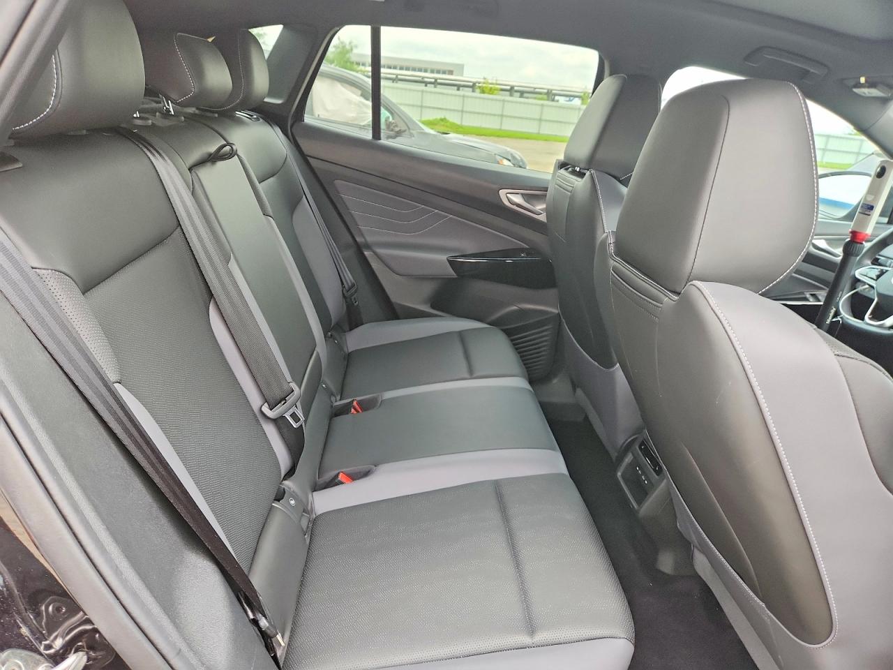 2023 Volkswagen Id.4 Pro S Plus Black vin: 1V2JNPE89PC046074