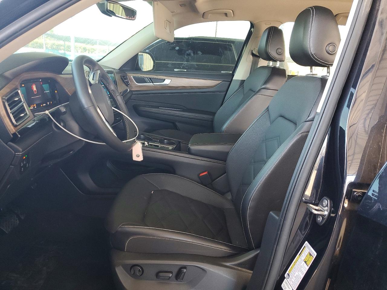2024 Volkswagen Atlas Se Black vin: 1V2JR2CA0RC539111