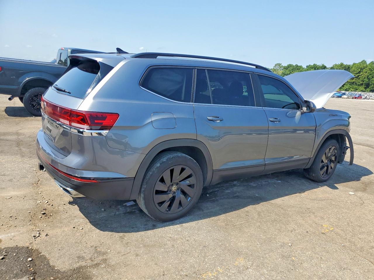 2024 Volkswagen Atlas Se Gray vin: 1V2JR2CA3RC551799