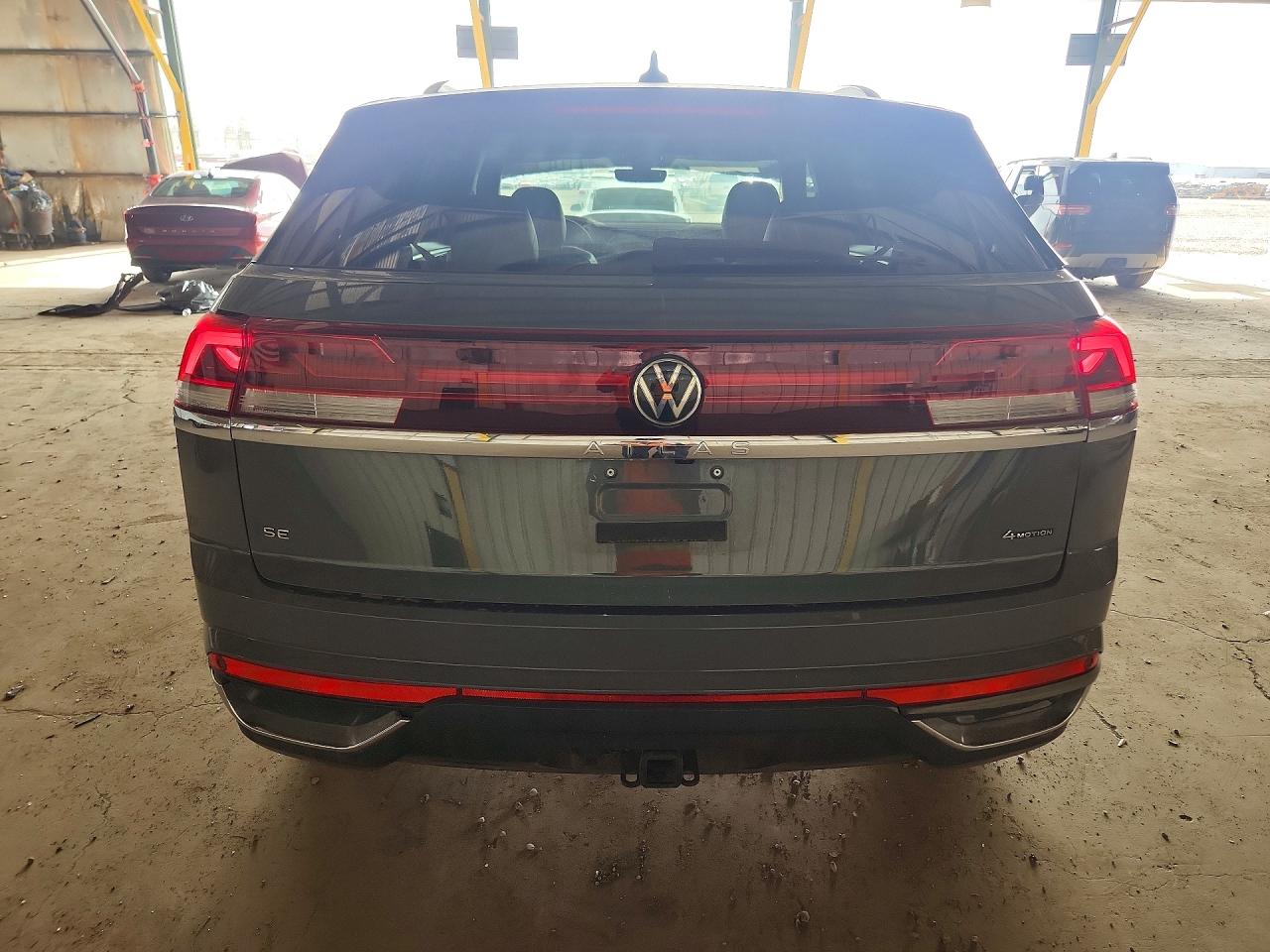 2024 Volkswagen Atlas Cross Sport Se Gray vin: 1V2KE2CA7RC202841