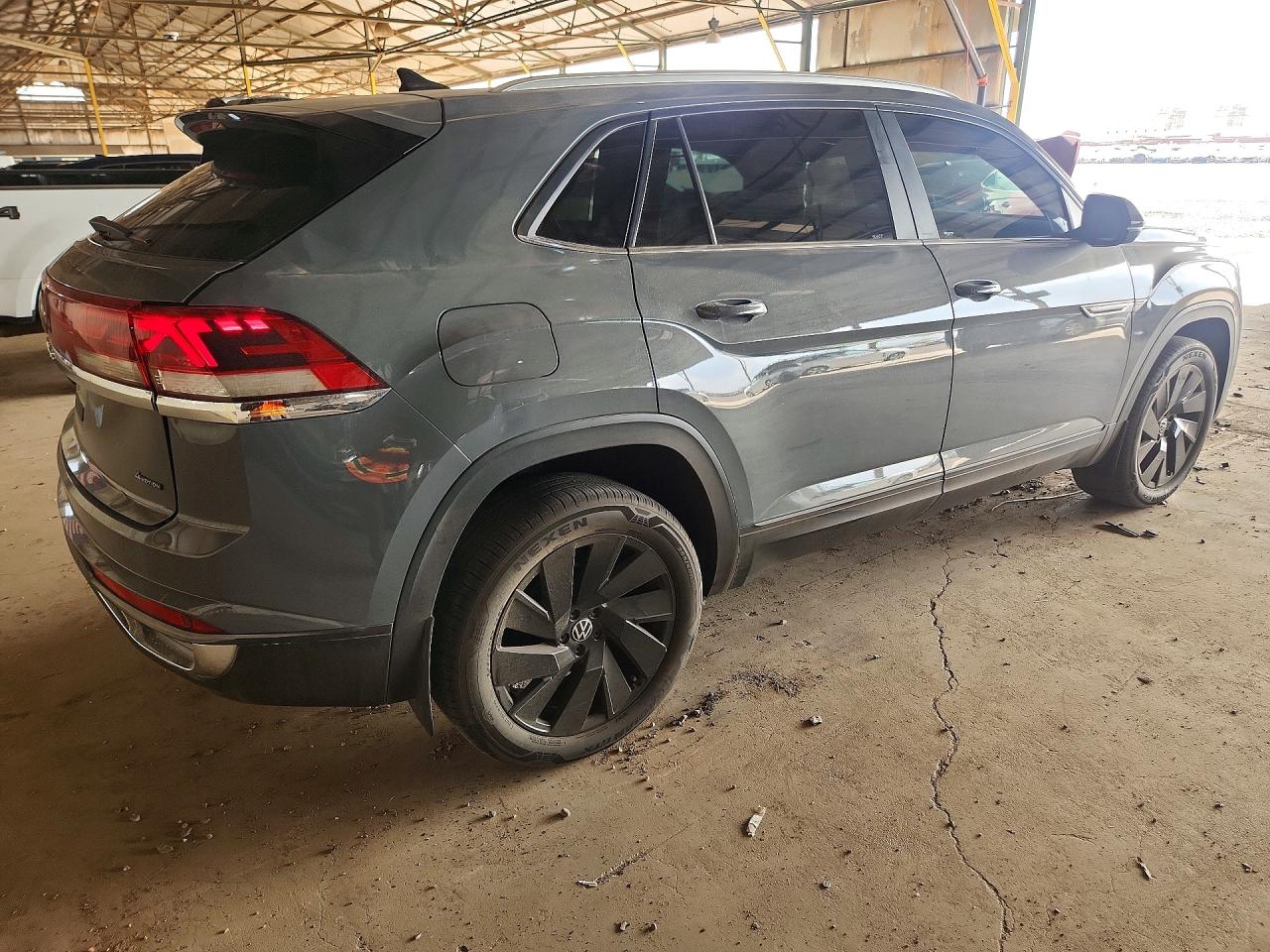 2024 Volkswagen Atlas Cross Sport Se Gray vin: 1V2KE2CA7RC202841