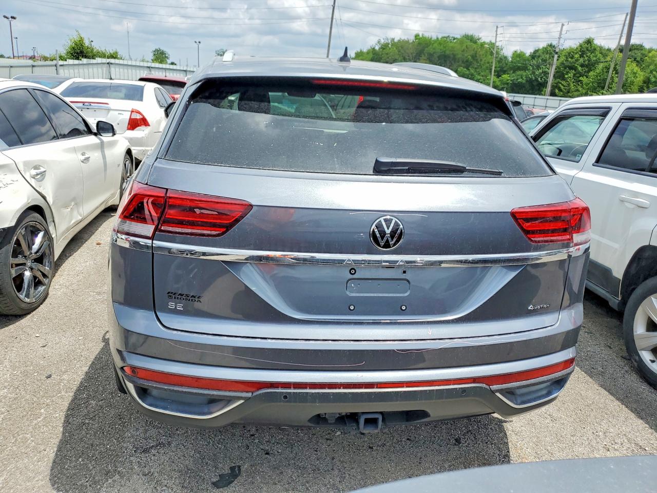2023 Volkswagen Atlas Cross Sport Se Gray vin: 1V2KE2CAXPC220683