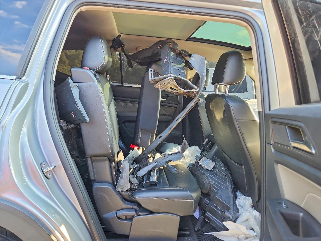 2022 Volkswagen Atlas Se Silver vin: 1V2KR2CA2NC547712