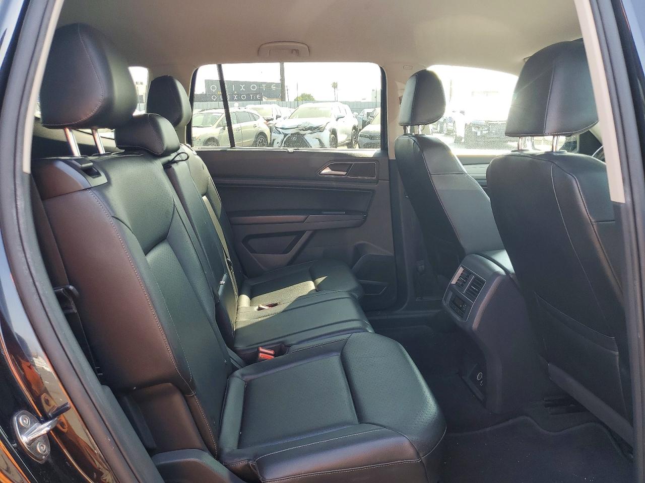 2018 Volkswagen Atlas Se Black vin: 1V2KR2CA4JC574999