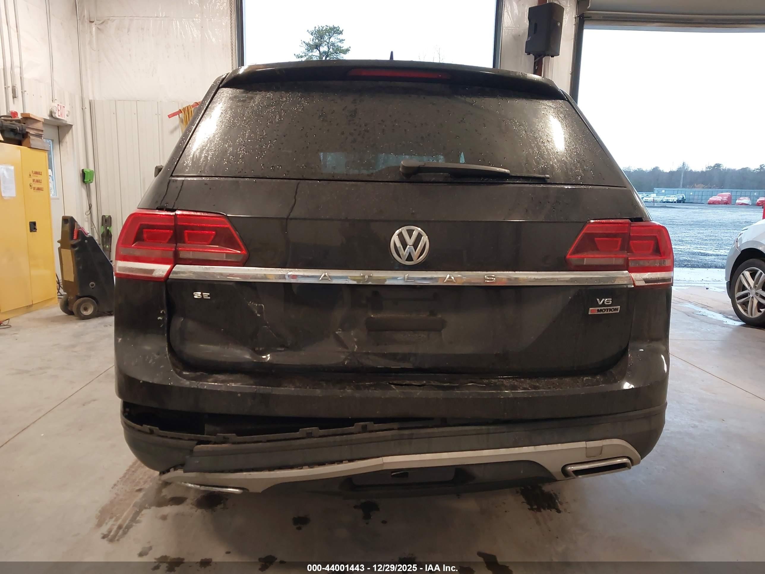 2018 Volkswagen Atlas 3.6l V6 Se Black vin: 1V2KR2CA6JC579489
