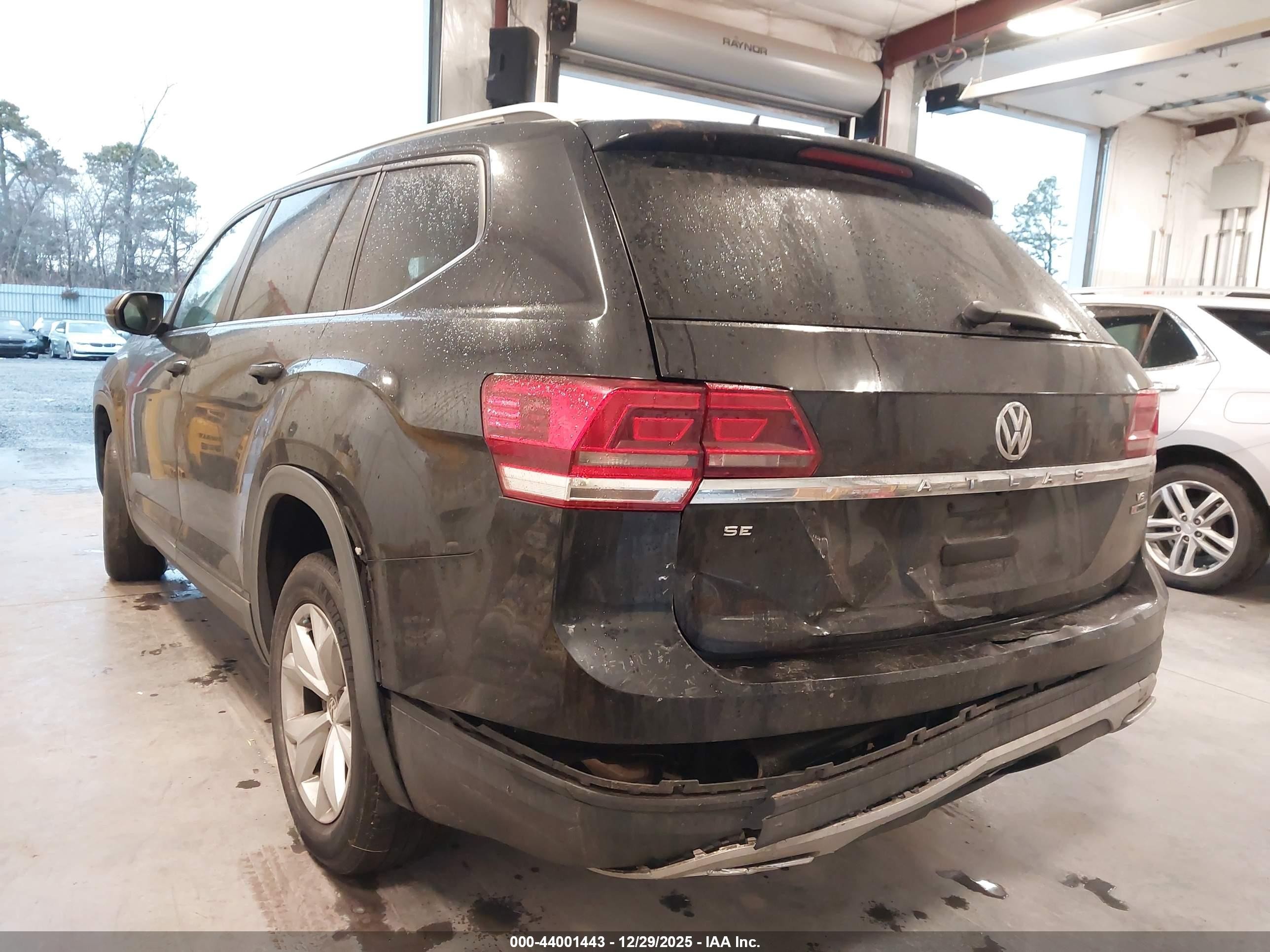 2018 Volkswagen Atlas 3.6l V6 Se Black vin: 1V2KR2CA6JC579489