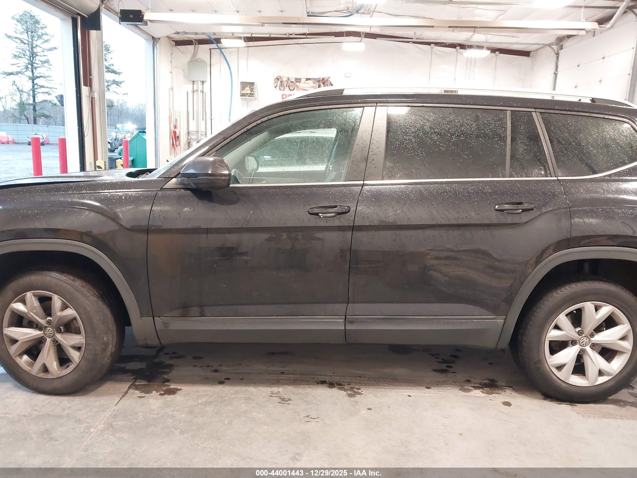 2018 Volkswagen Atlas 3.6l V6 Se Black vin: 1V2KR2CA6JC579489