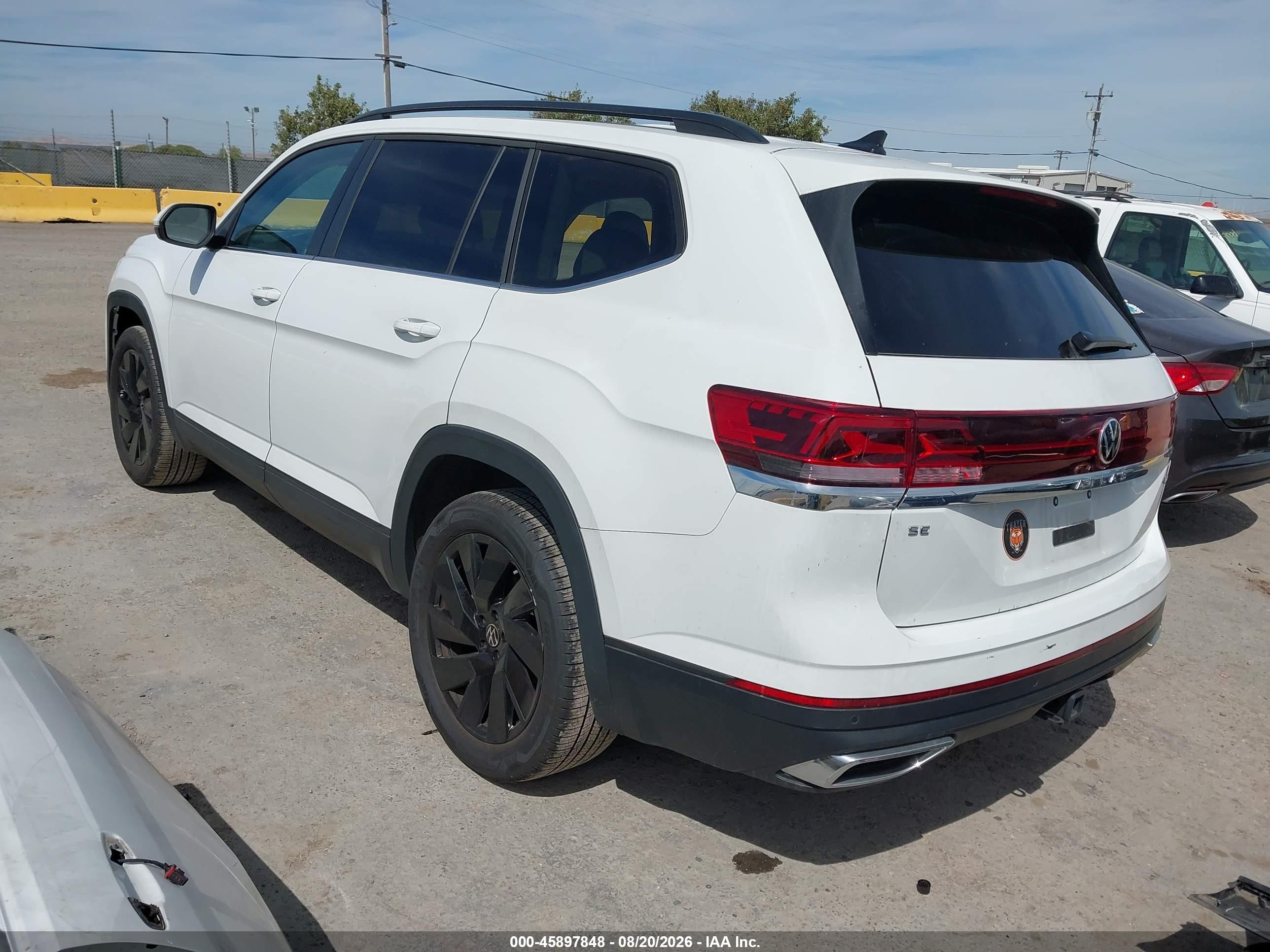 2025 Volkswagen Atlas 2.0t Se W/technology White vin: 1V2KR2CA7SC560547