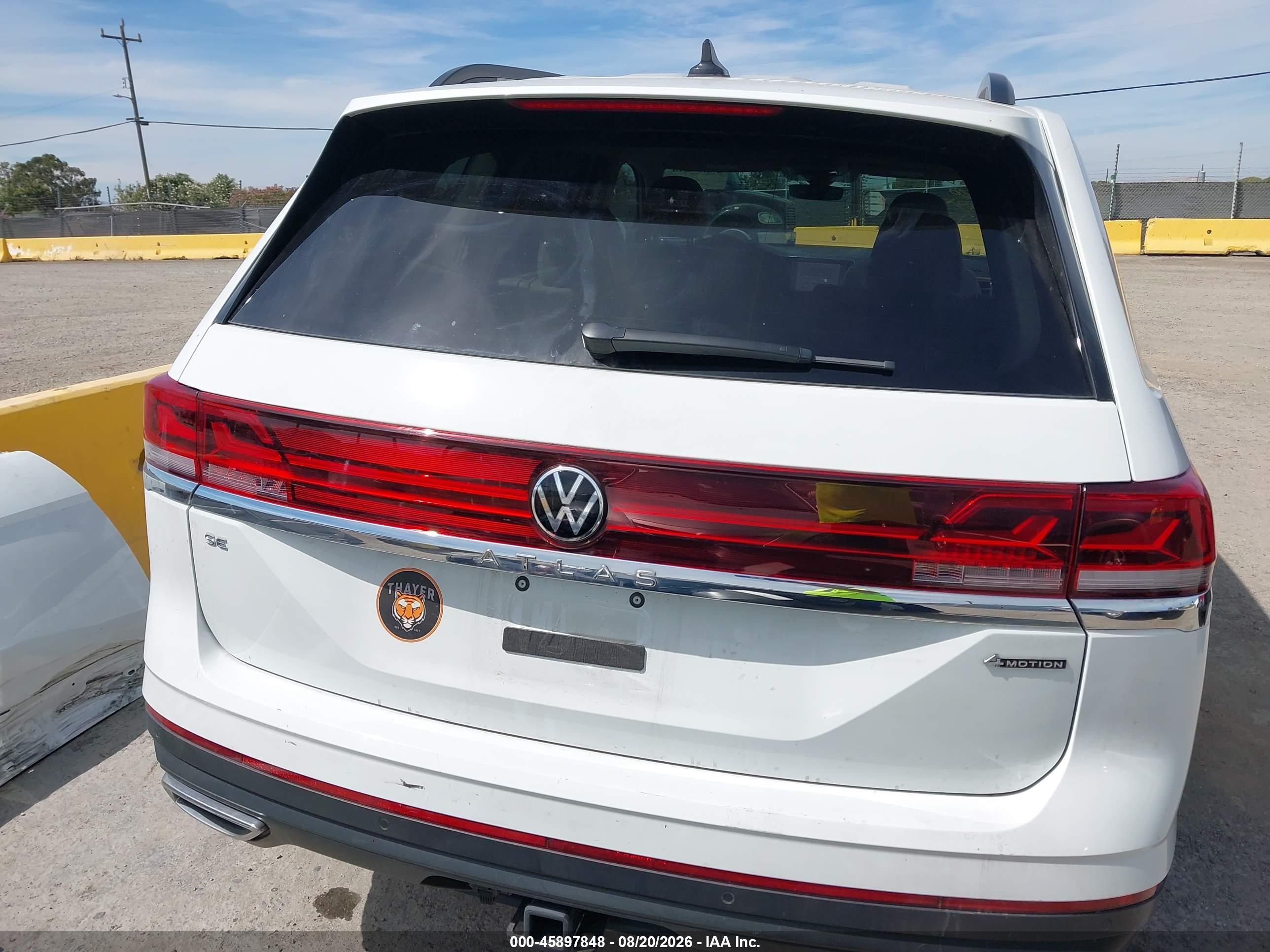 2025 Volkswagen Atlas 2.0t Se W/technology White vin: 1V2KR2CA7SC560547