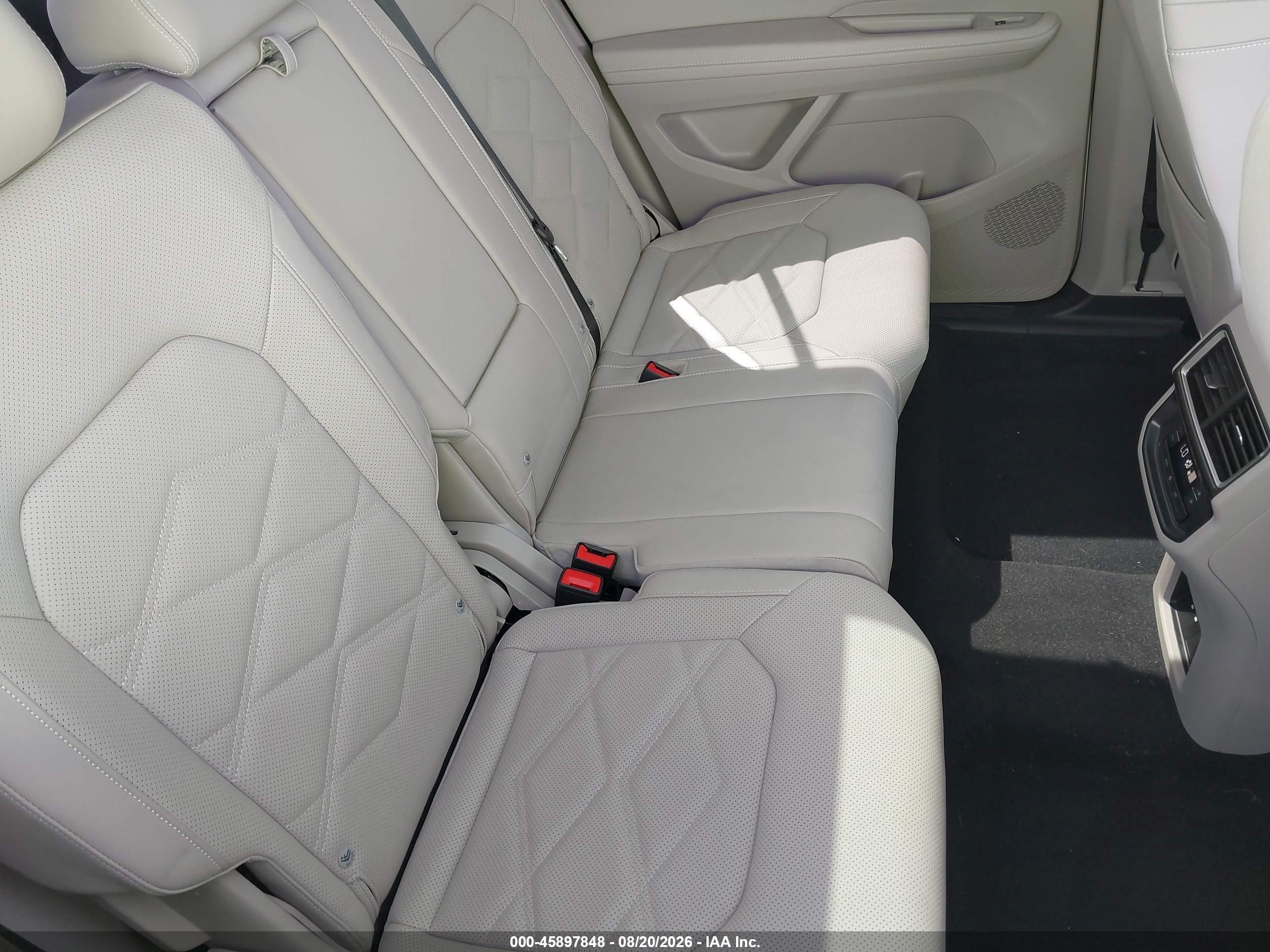2025 Volkswagen Atlas 2.0t Se W/technology White vin: 1V2KR2CA7SC560547