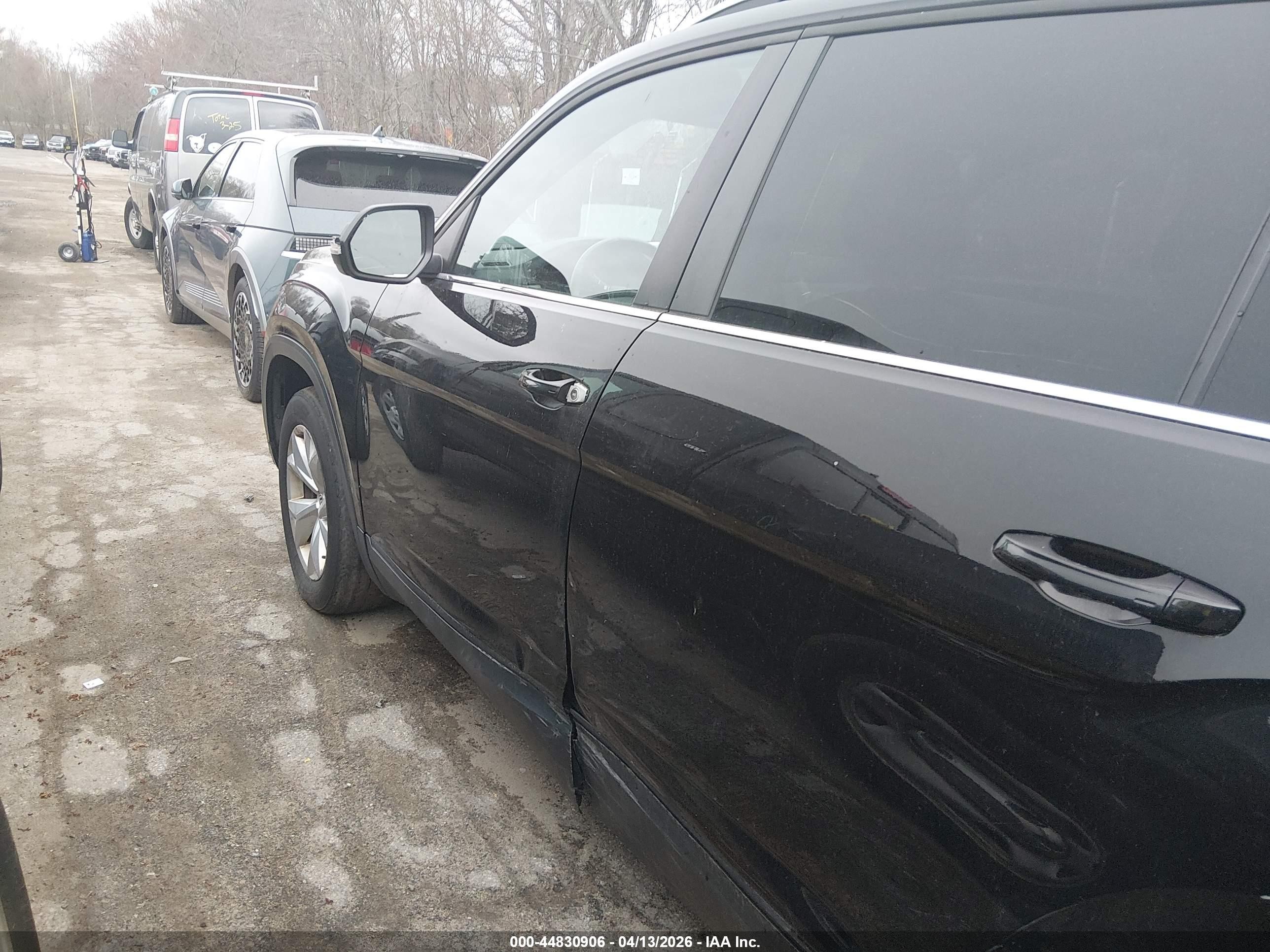 2018 Volkswagen Atlas 3.6l V6 Se Черный vin: 1V2KR2CA8JC551984
