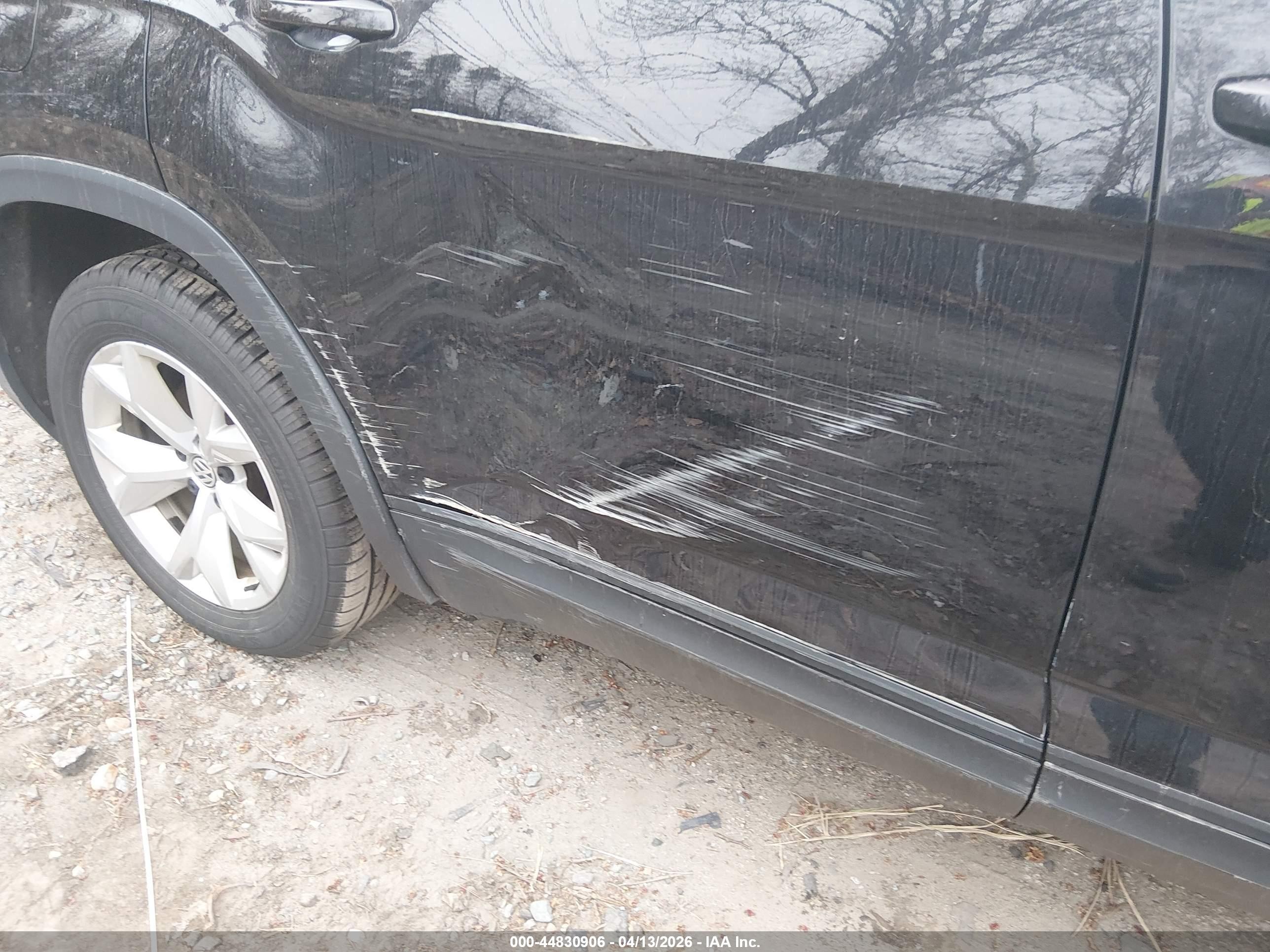 2018 Volkswagen Atlas 3.6l V6 Se Черный vin: 1V2KR2CA8JC551984