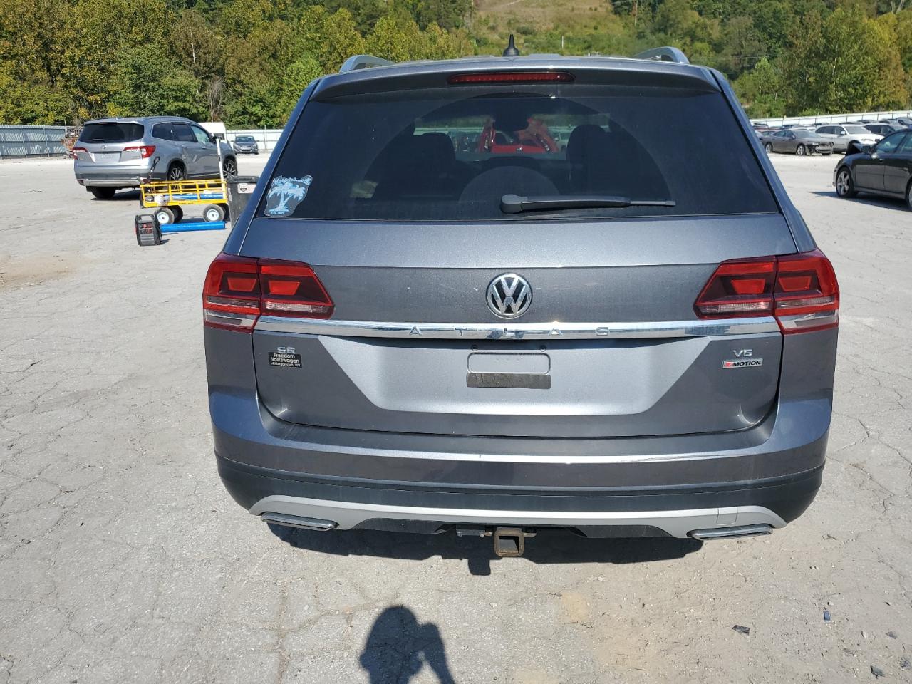 2018 Volkswagen Atlas Se Gray vin: 1V2LR2CAXJC540005