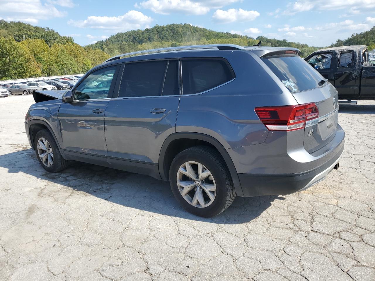 2018 Volkswagen Atlas Se Gray vin: 1V2LR2CAXJC540005