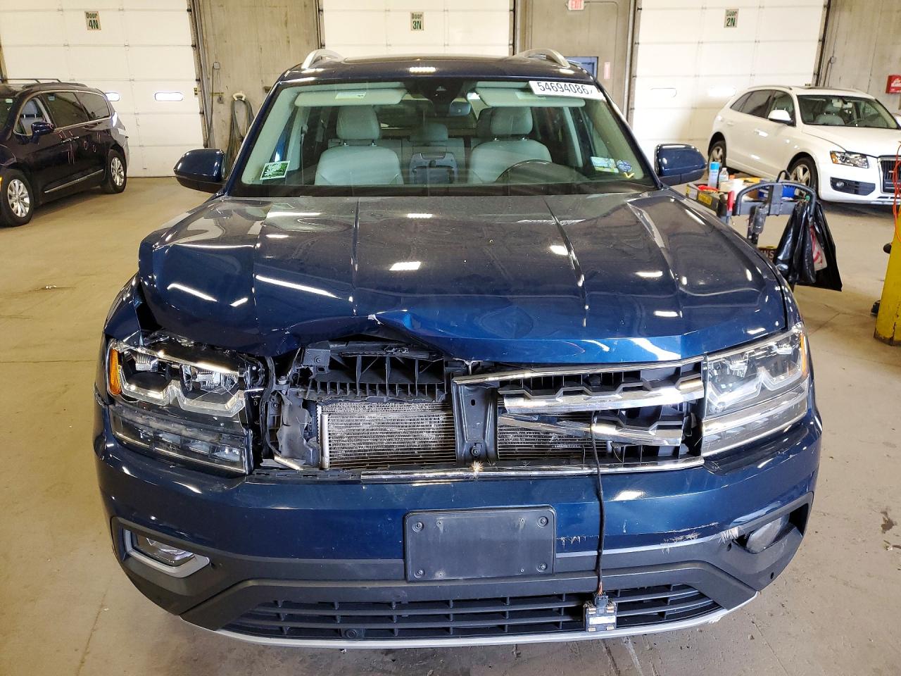 2018 Volkswagen Atlas Sel Blue vin: 1V2MR2CA1JC539913